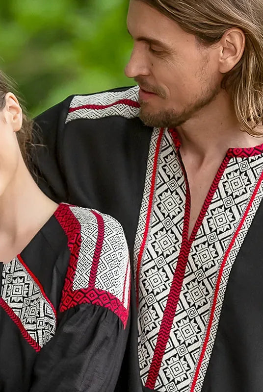 O ie națională poate fi purtată și cu un blazer în zilele mai răcoroase