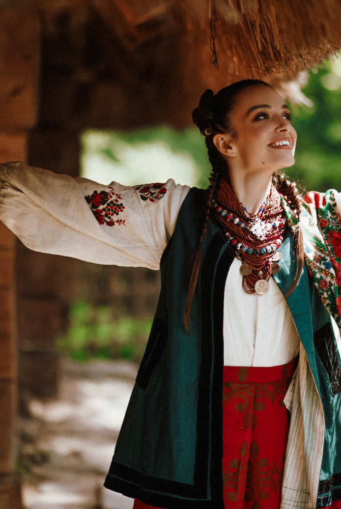 Tradiții și obiceiuri românești autentice – De la naștere la nuntă și sărbători