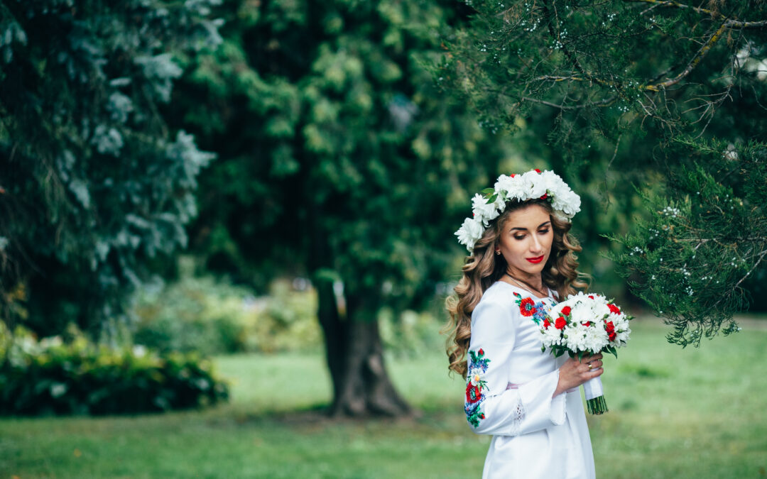 Rochie traditionala de mireasa – de ce să o alegi pentru nuntă?