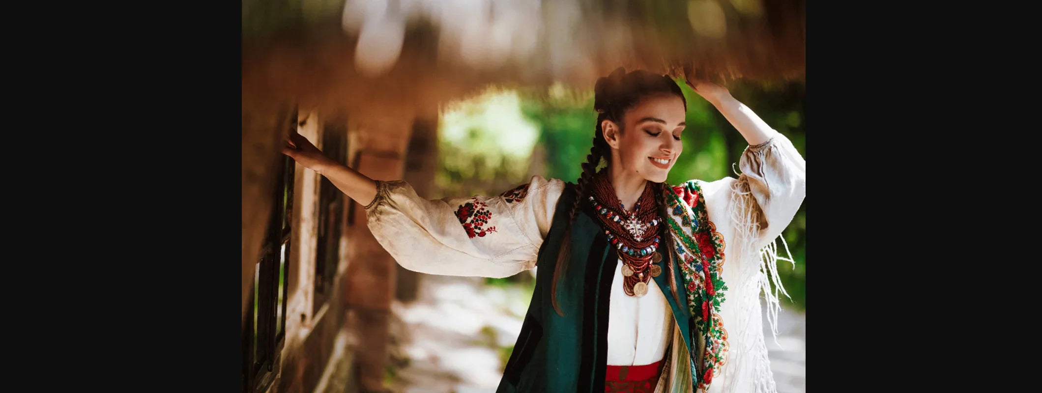 Trenduri în moda tradițională românească: Ce să porți în 2024
