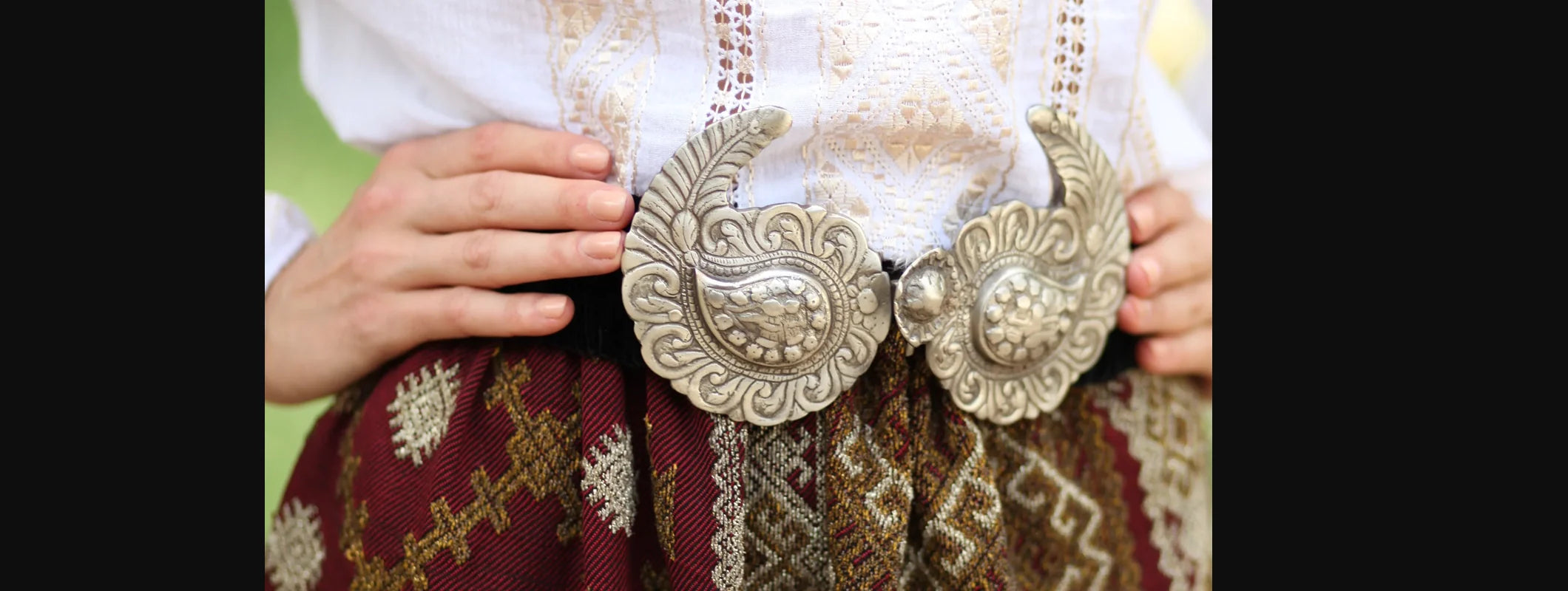 Accesorii Haine Traditionale Romanesti, purtate cu mândrie oricand!