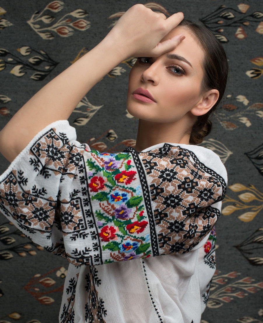 II tradiționale cu mânecă lungă cusute manual