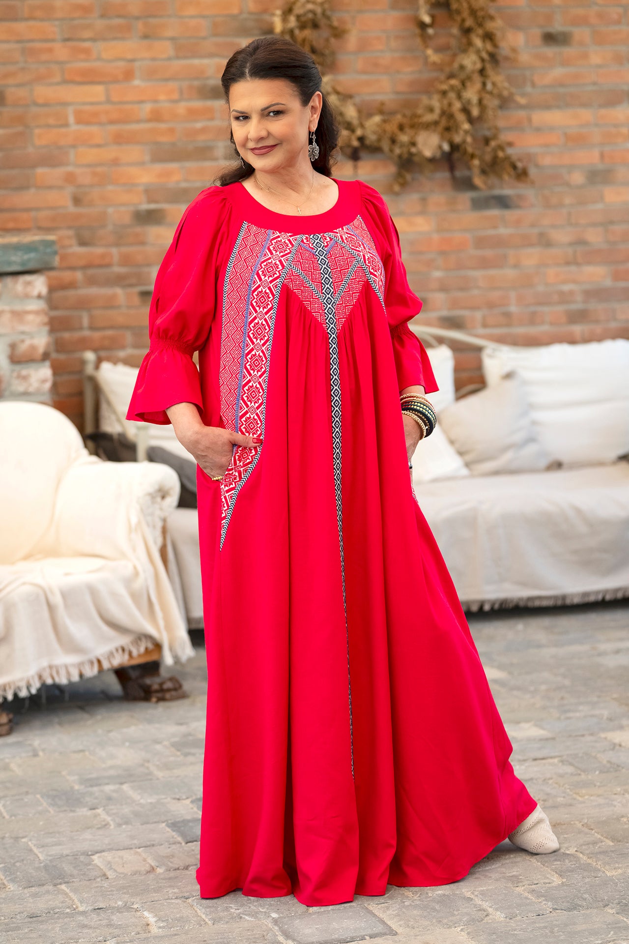 Rochia lungă roșie din in și jacquard țesut Ivoneta