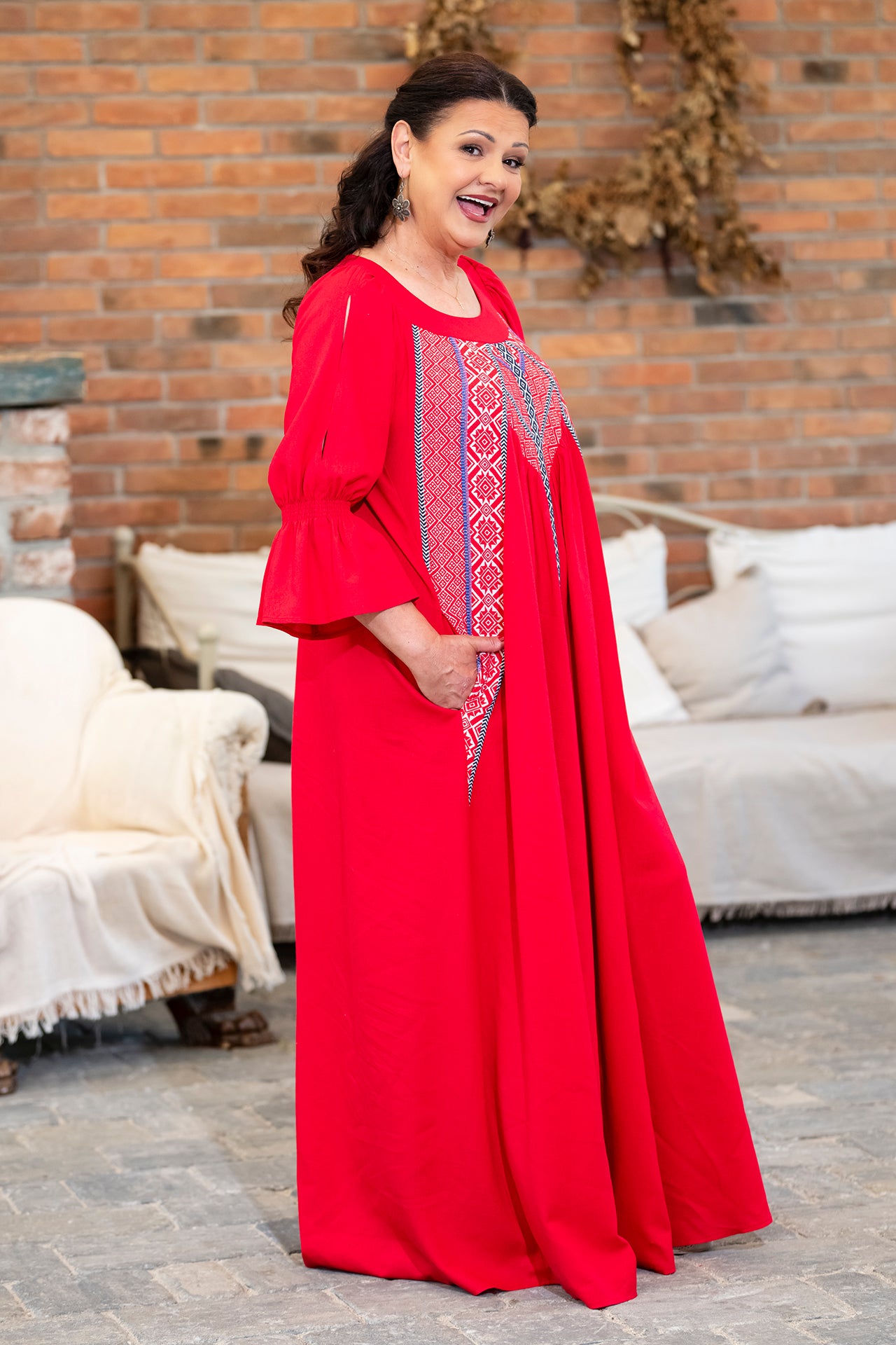 Rochia lungă roșie din in și jacquard țesut Ivoneta