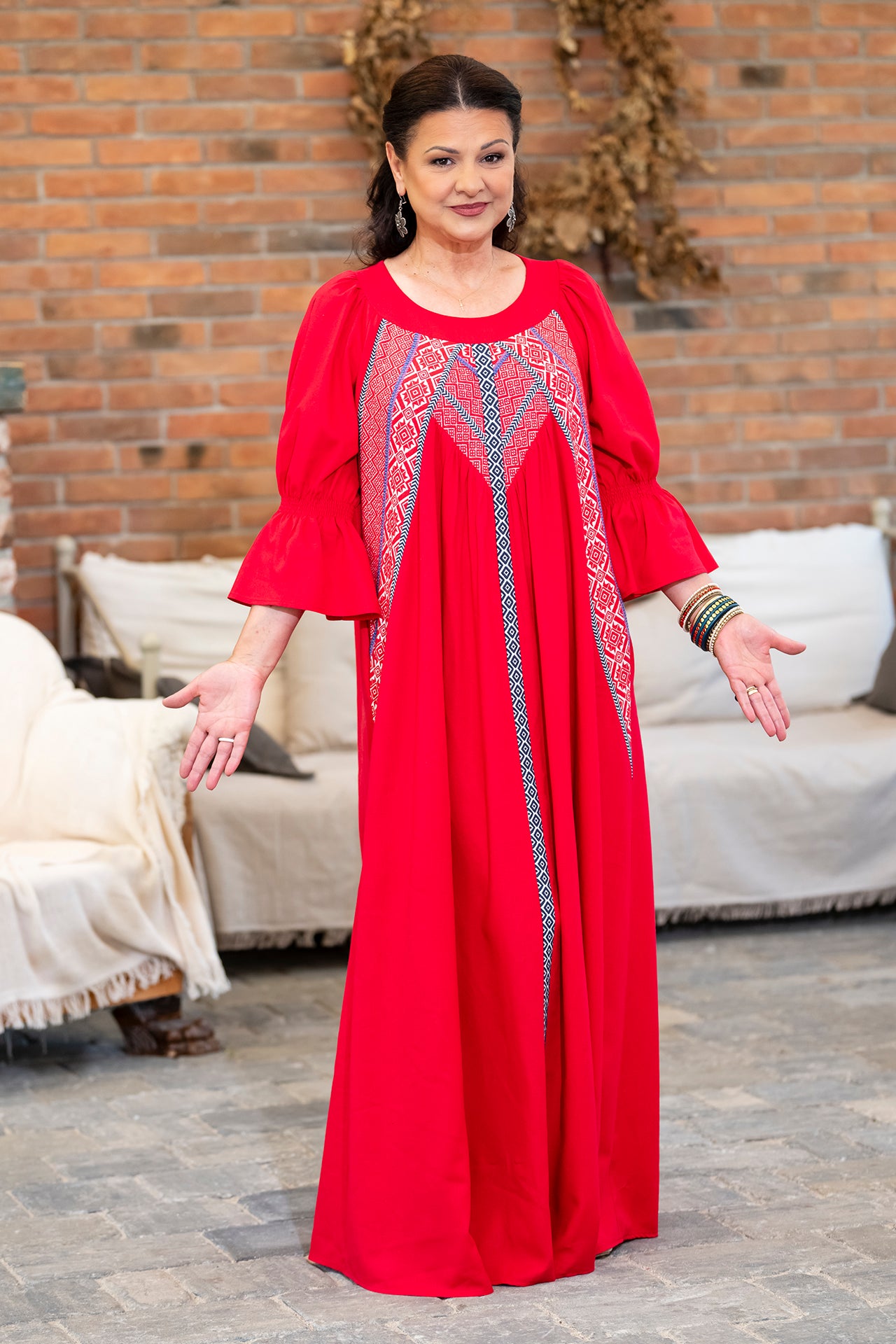 Rochia lungă roșie din in și jacquard țesut Ivoneta