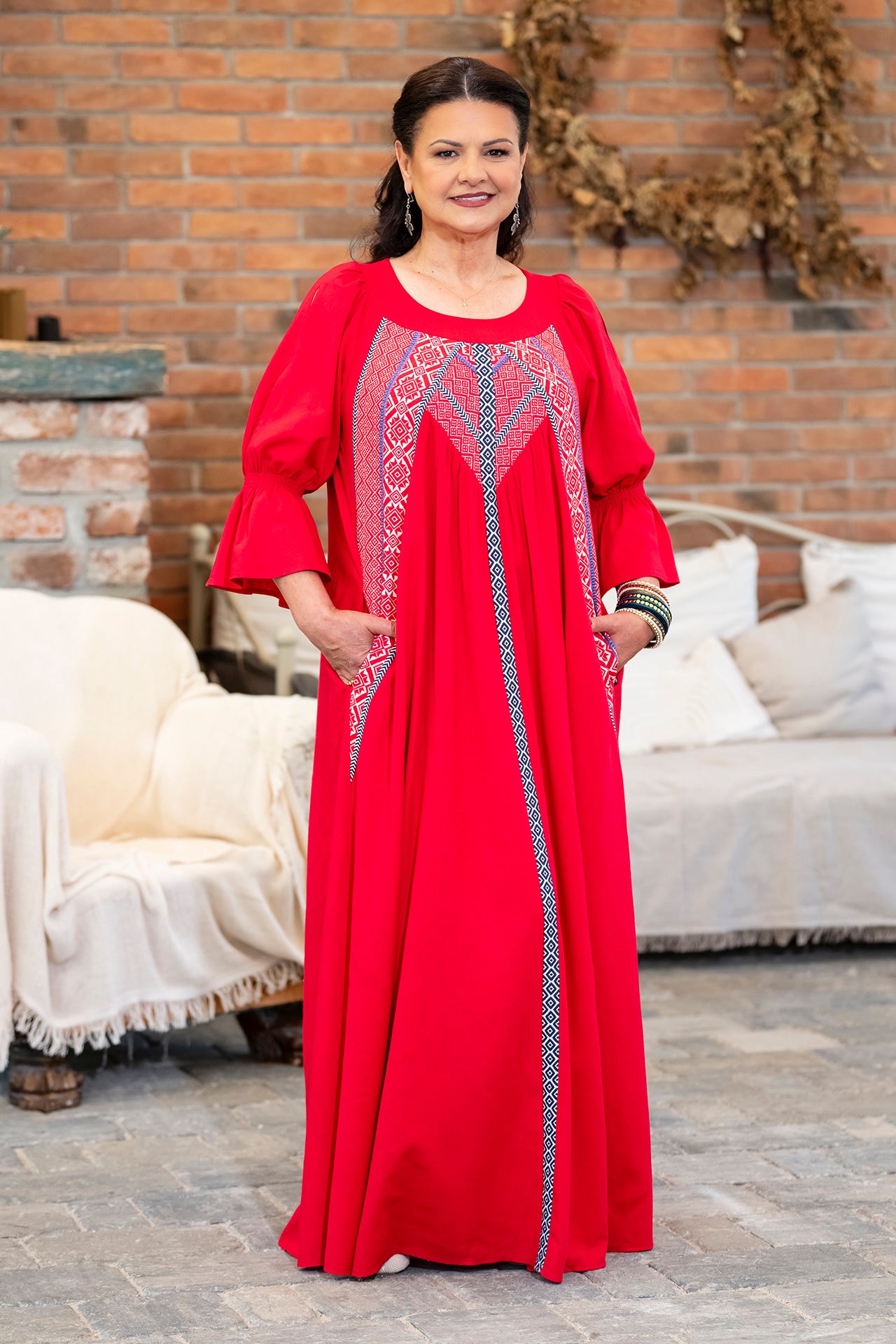 Rochia lungă roșie din in și jacquard țesut Ivoneta