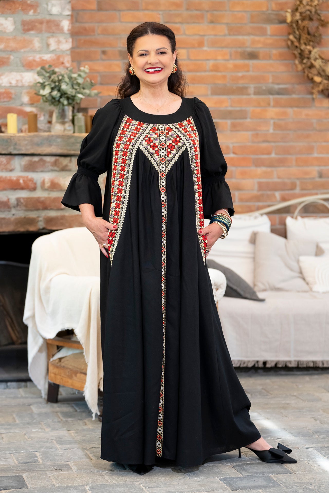 Rochia lungă neagră din in și jacquard țesut Agapia