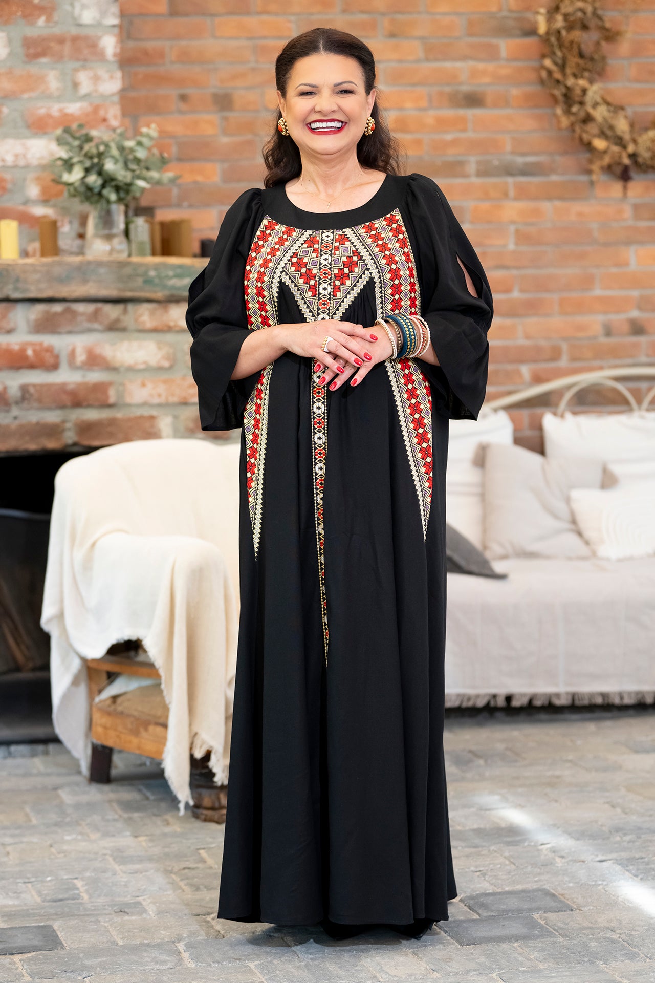Rochia lungă neagră din in și jacquard țesut Agapia