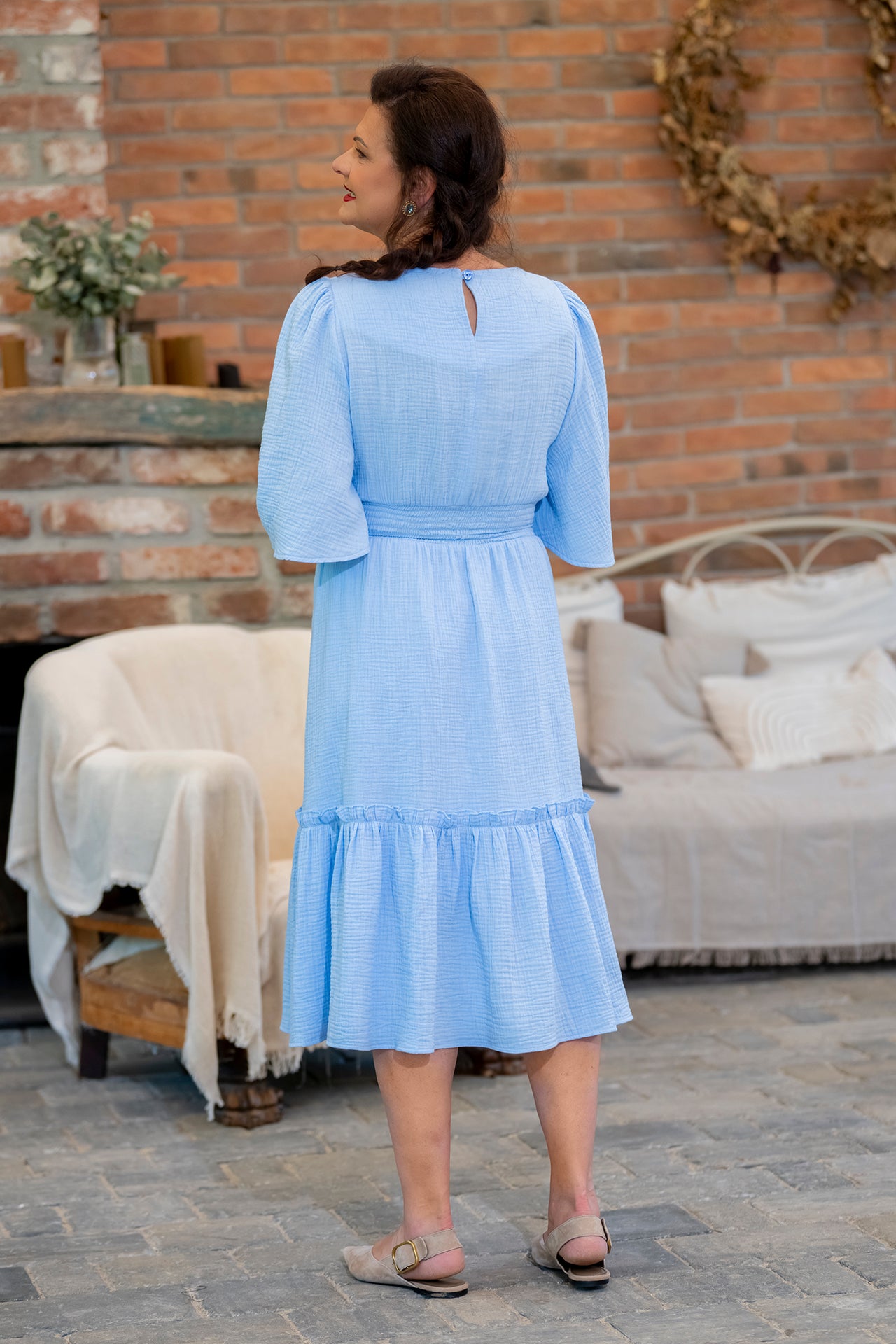 Rochie midi din muselină bleu cu jacquard și dantelă tradițională