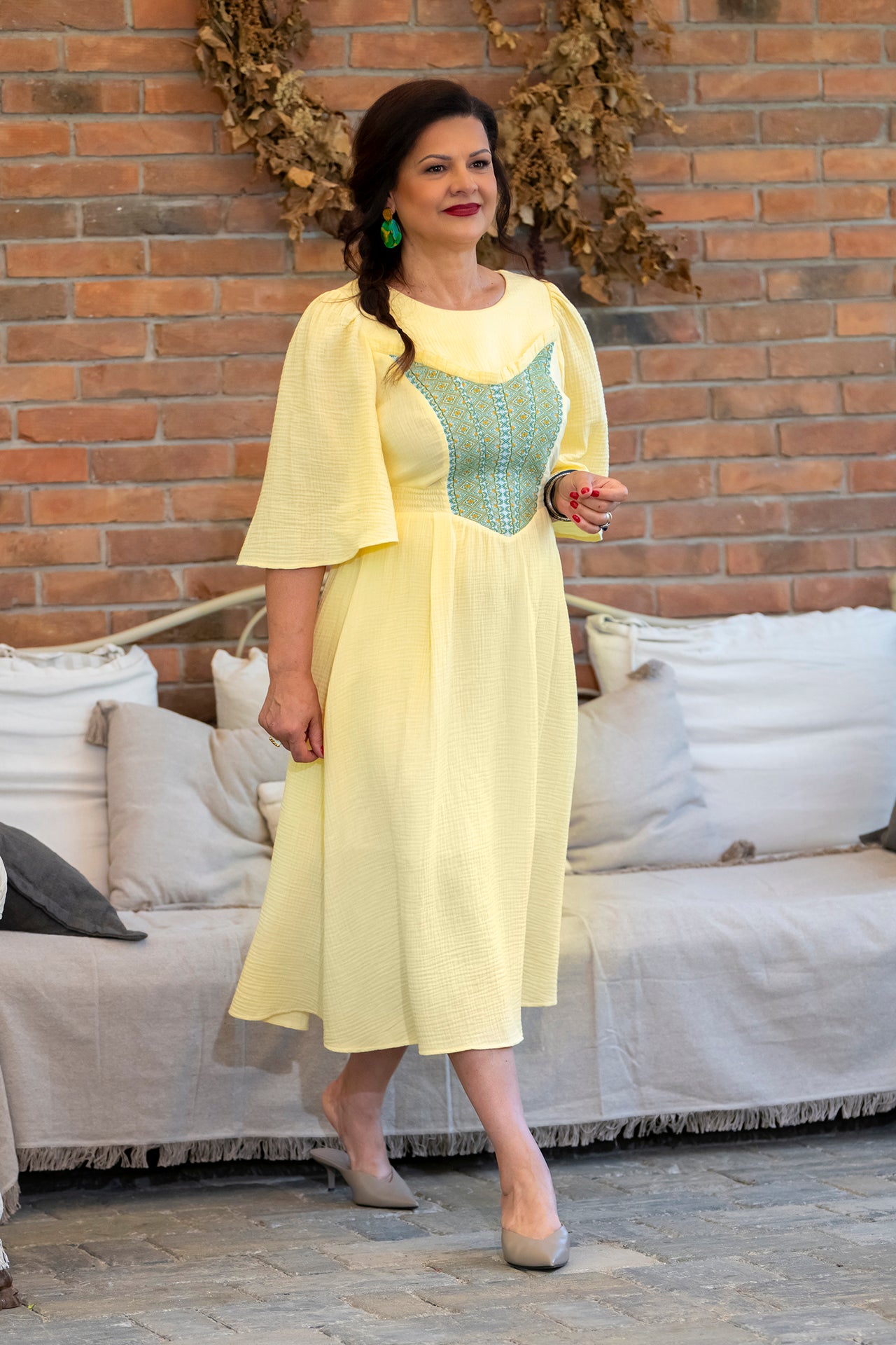 Rochie midi galben pal vanilat din muselină și jacquard țesut cu motive tradiționale