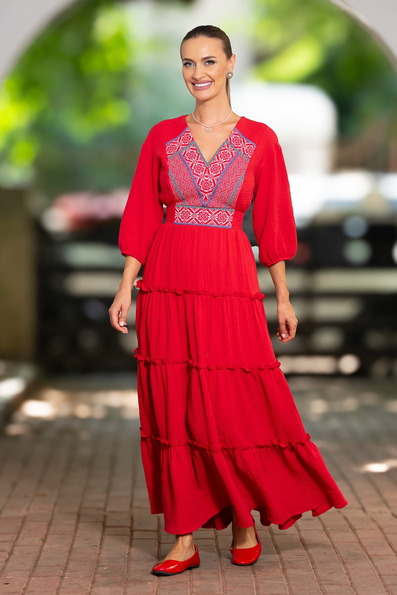 Rochie roșie din pânză topită cu jacquard țesut Domnița