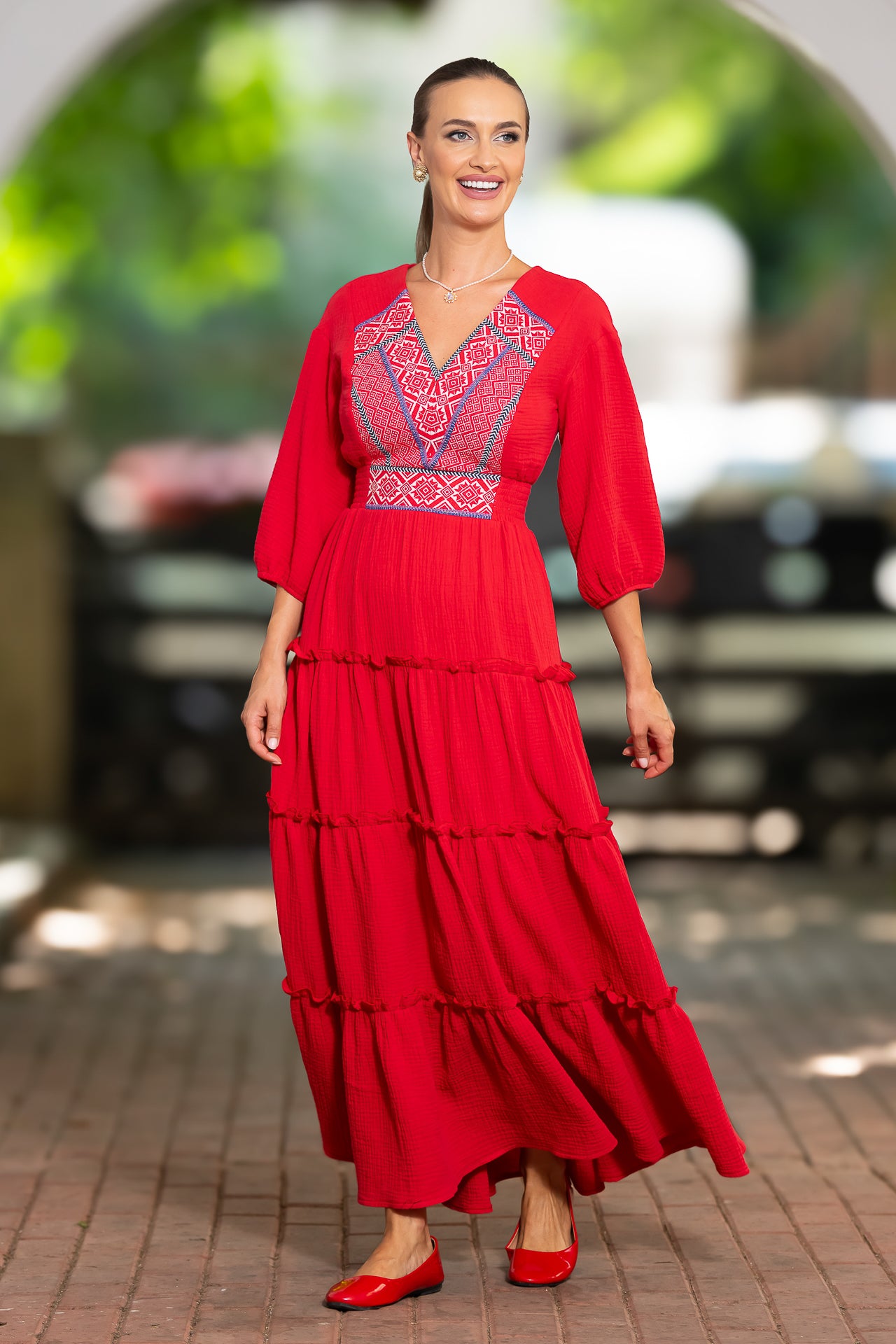 Rochie roșie din pânză topită cu jacquard țesut Domnița