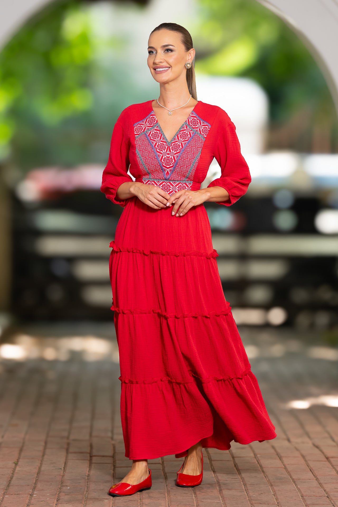 Rochie roșie din pânză topită cu jacquard țesut Domnița