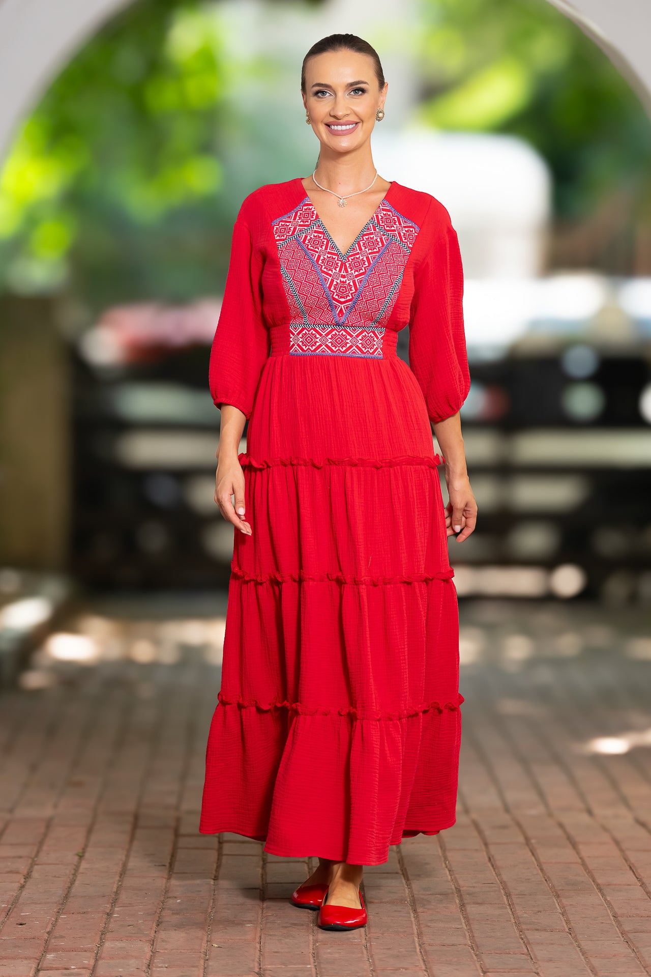Rochie roșie din pânză topită cu jacquard țesut Domnița