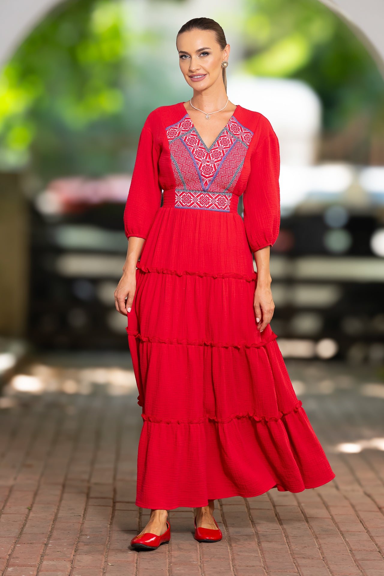 Rochie roșie din pânză topită cu jacquard țesut Domnița