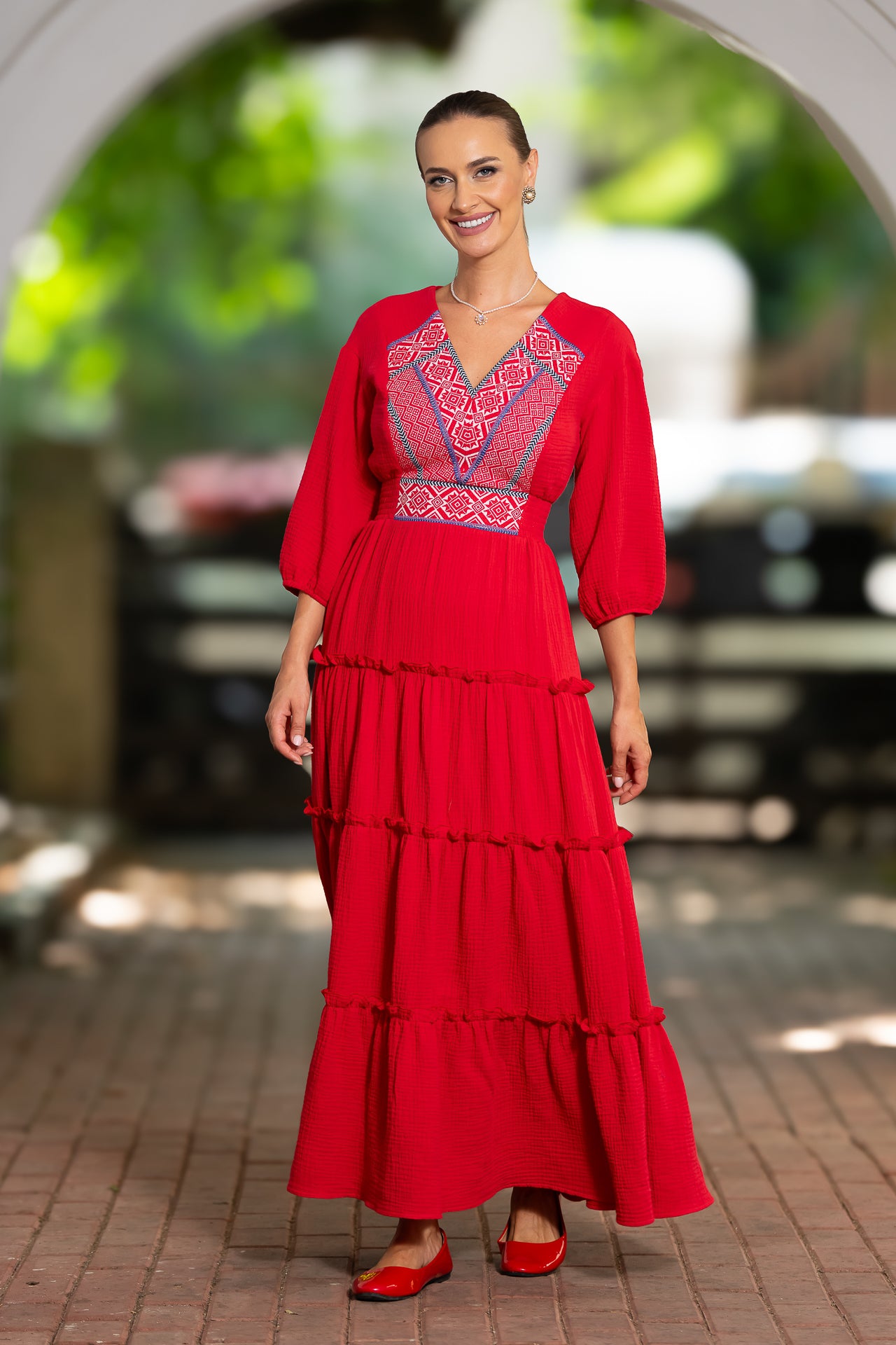 Rochie roșie din pânză topită cu jacquard țesut Domnița