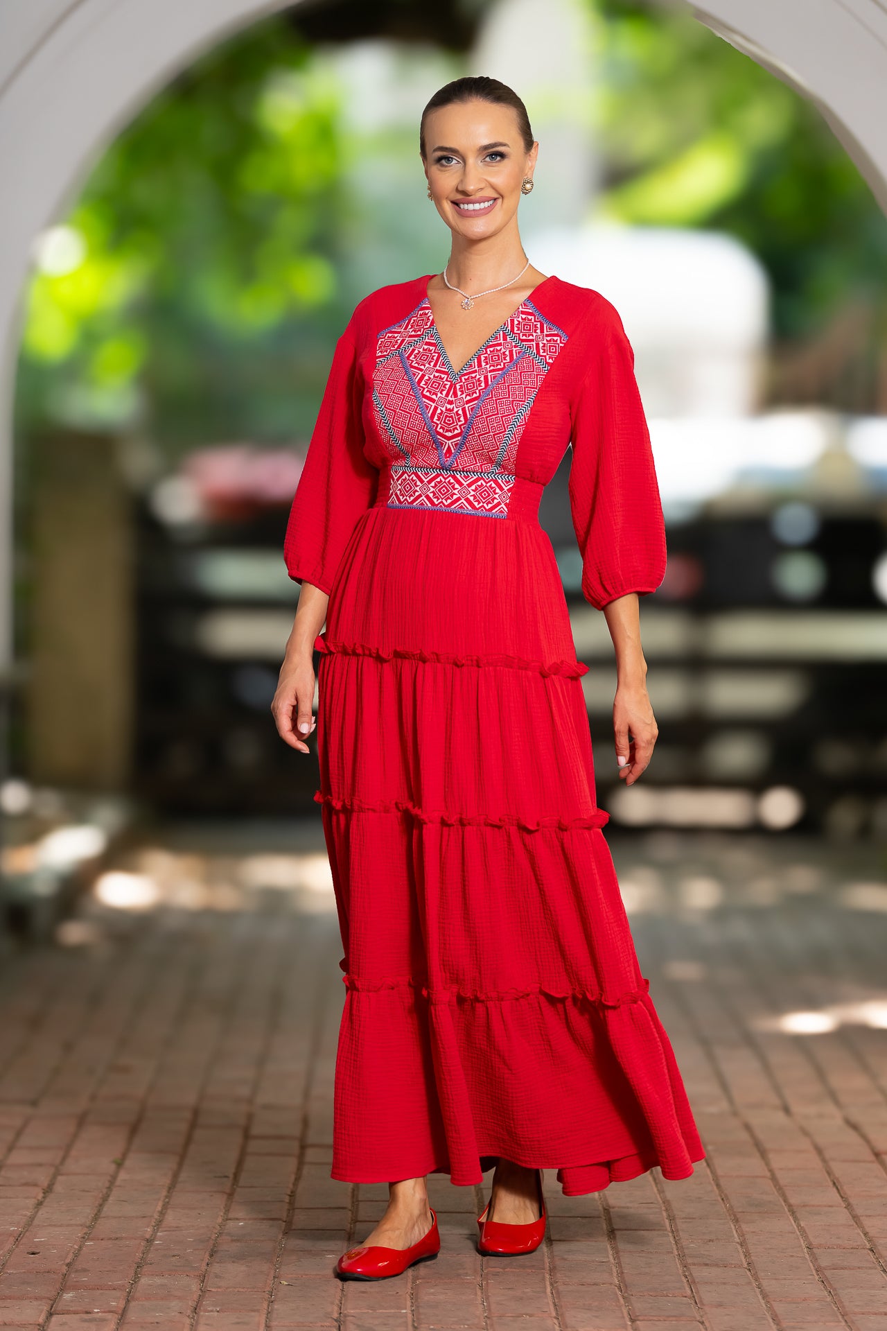 Rochie roșie din pânză topită cu jacquard țesut Domnița