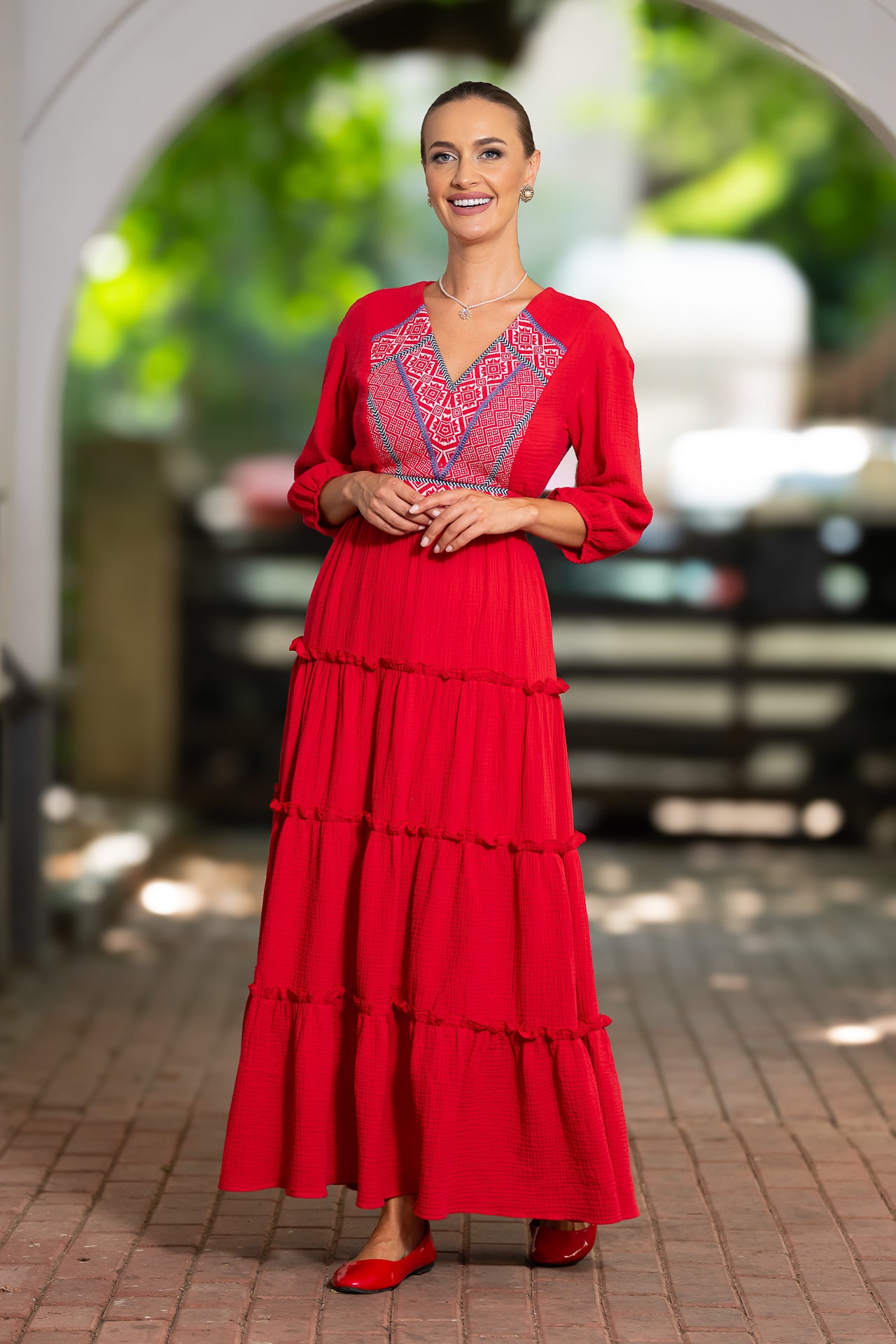 Rochie roșie din pânză topită cu jacquard țesut Domnița