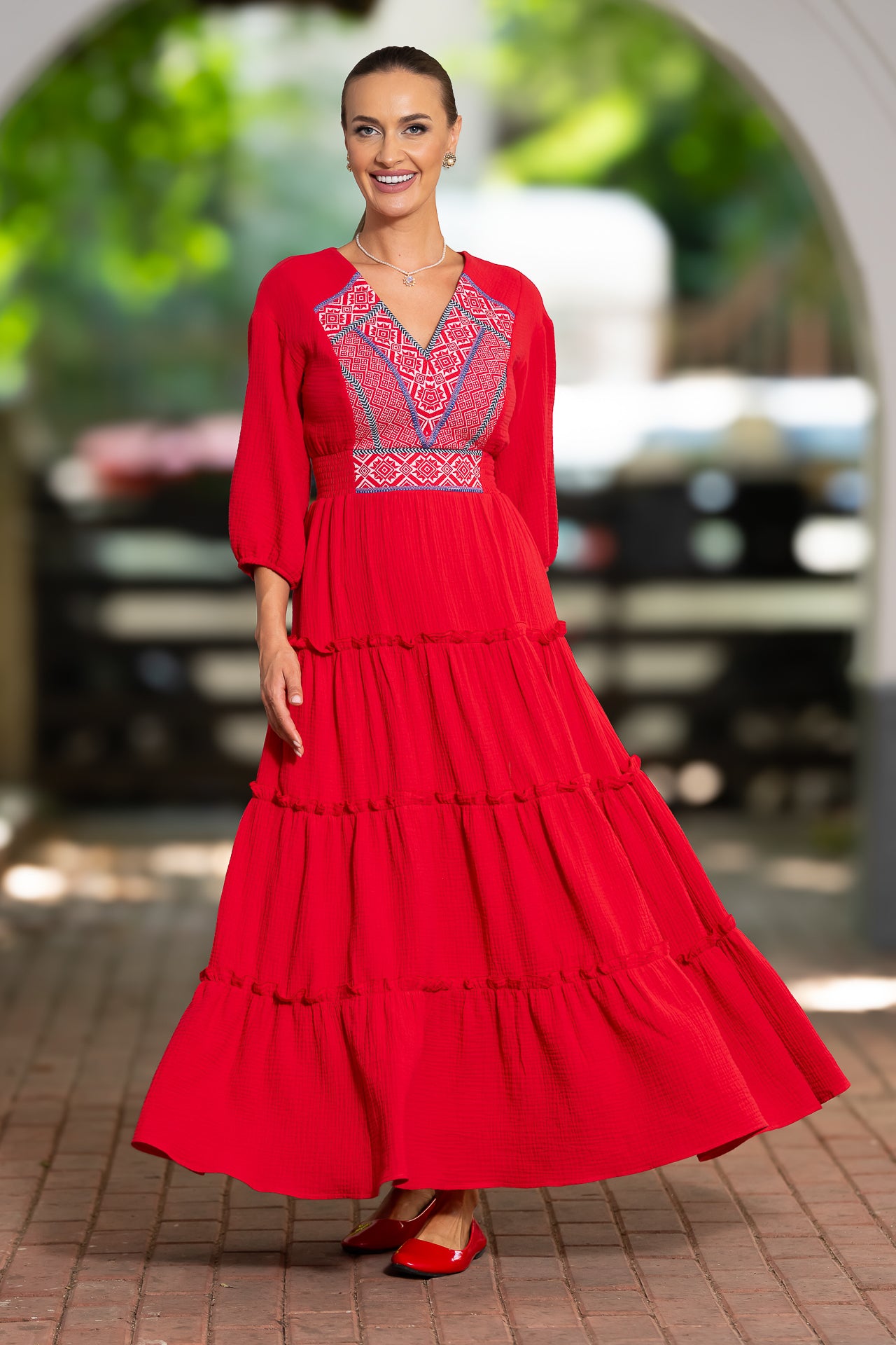 Rochie roșie din pânză topită cu jacquard țesut Domnița