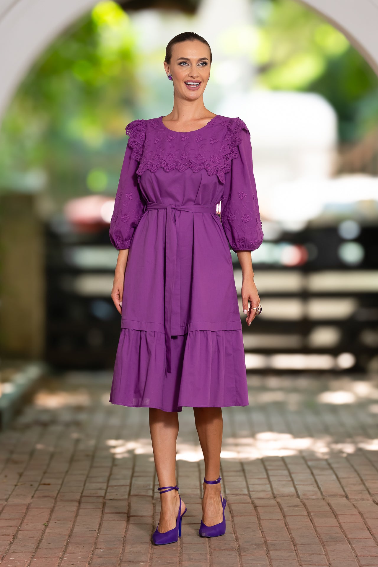 Rochia midi din batist de bumbac și broderie tridimensională Ametist