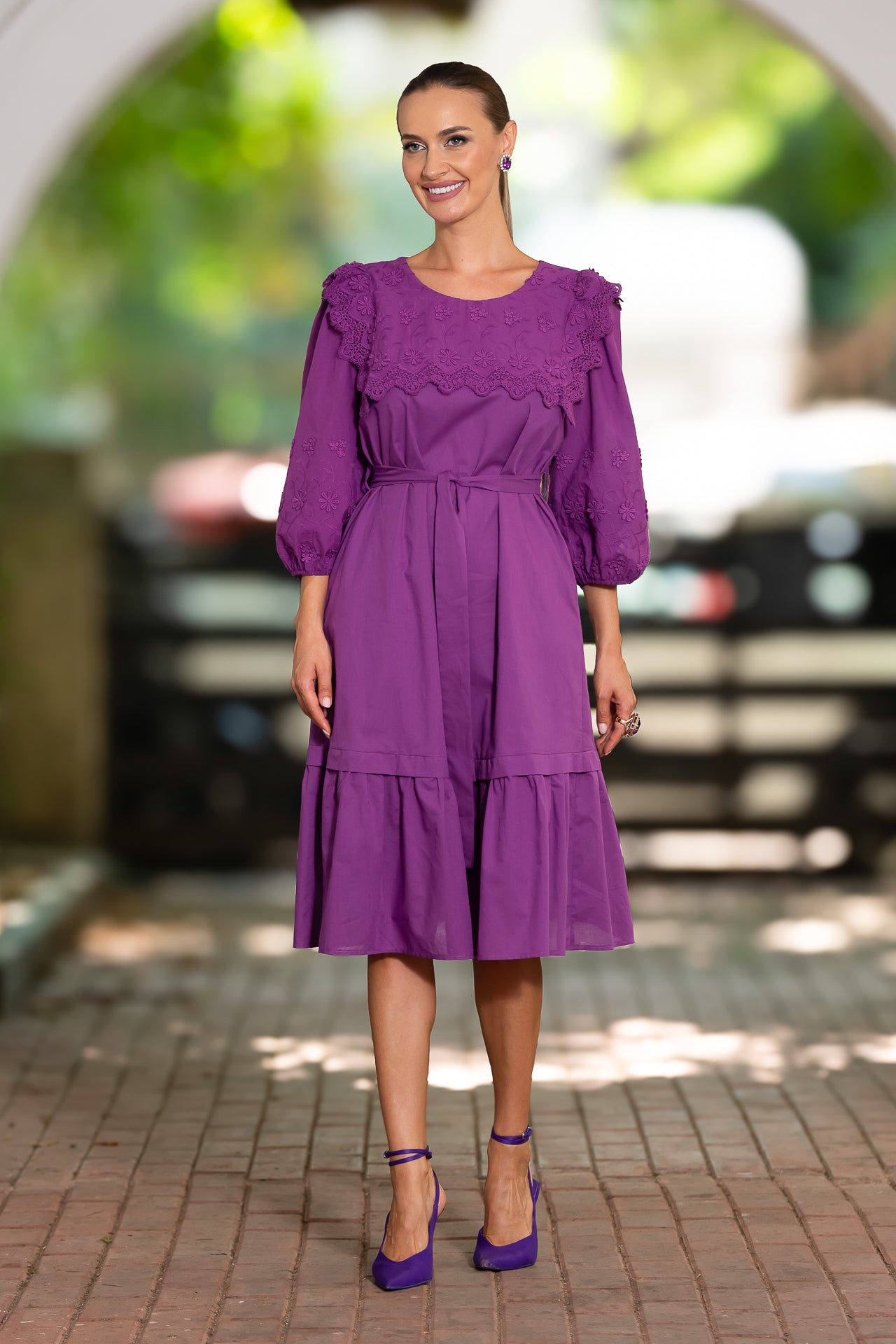 Rochia midi din batist de bumbac și broderie tridimensională Ametist