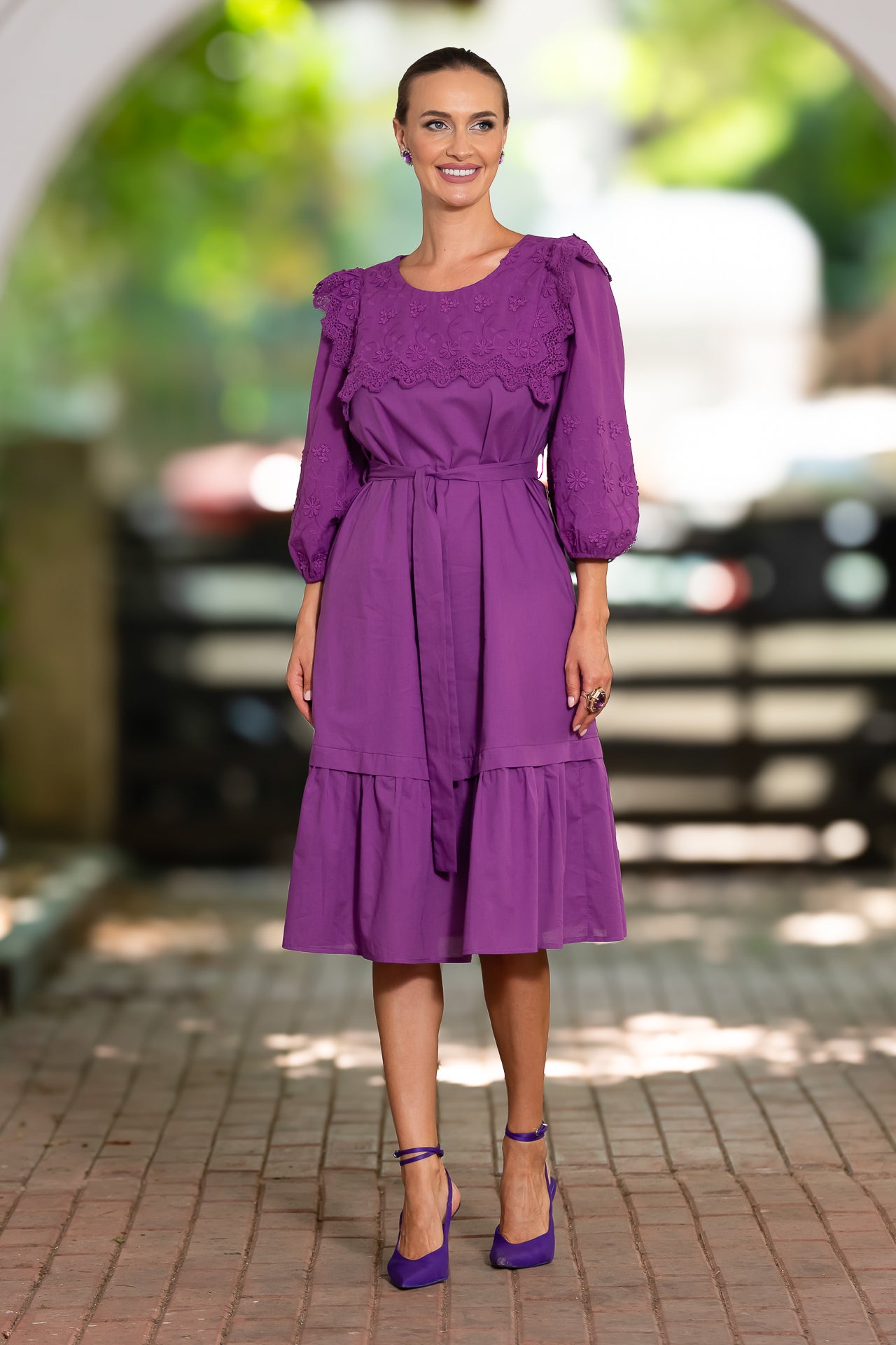 Rochia midi din batist de bumbac și broderie tridimensională Ametist