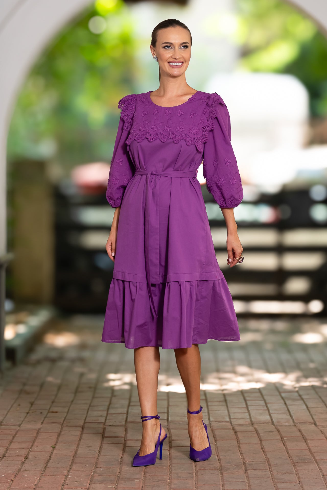 Rochia midi din batist de bumbac și broderie tridimensională Ametist