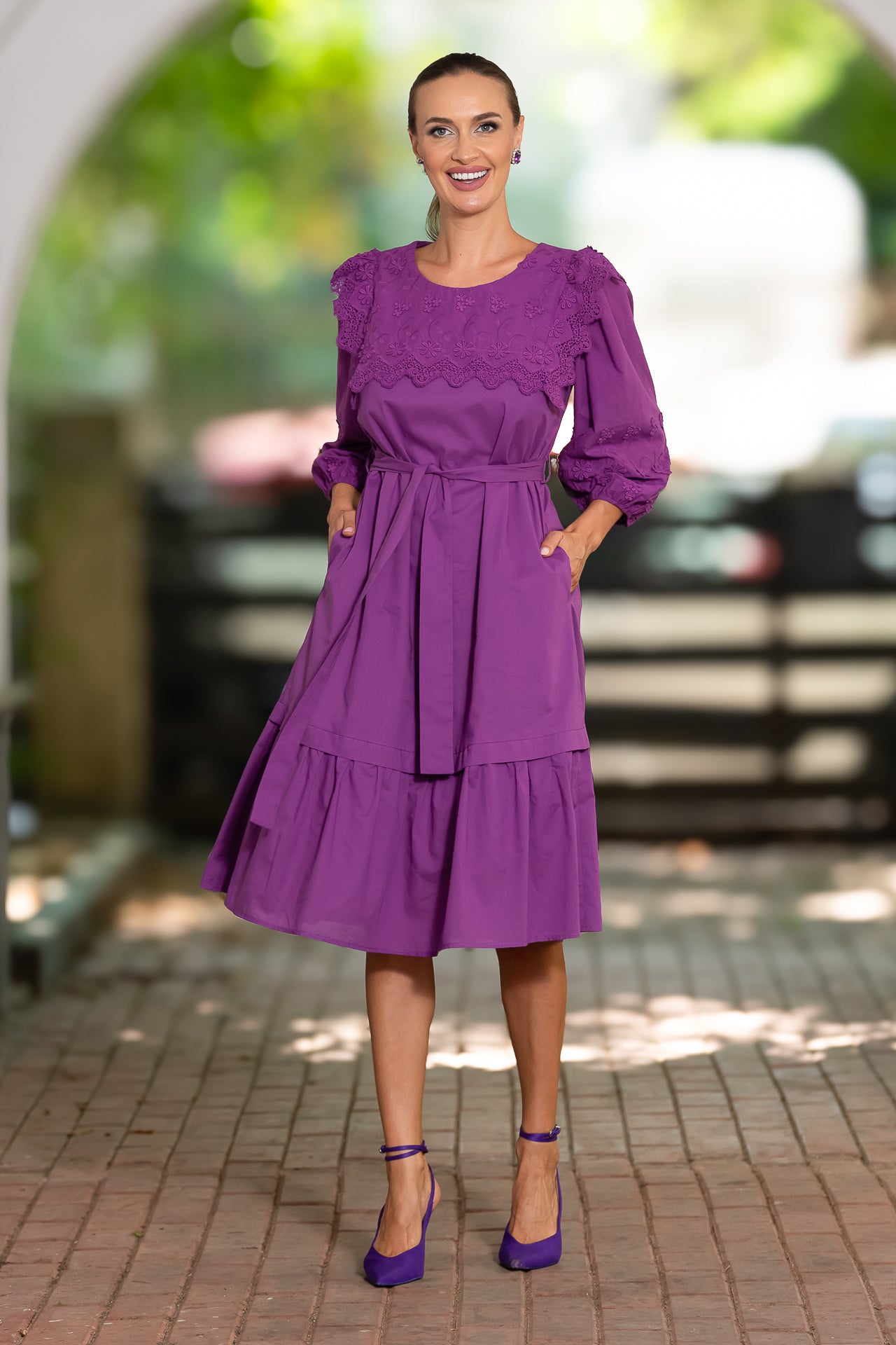 Rochia midi din batist de bumbac și broderie tridimensională Ametist