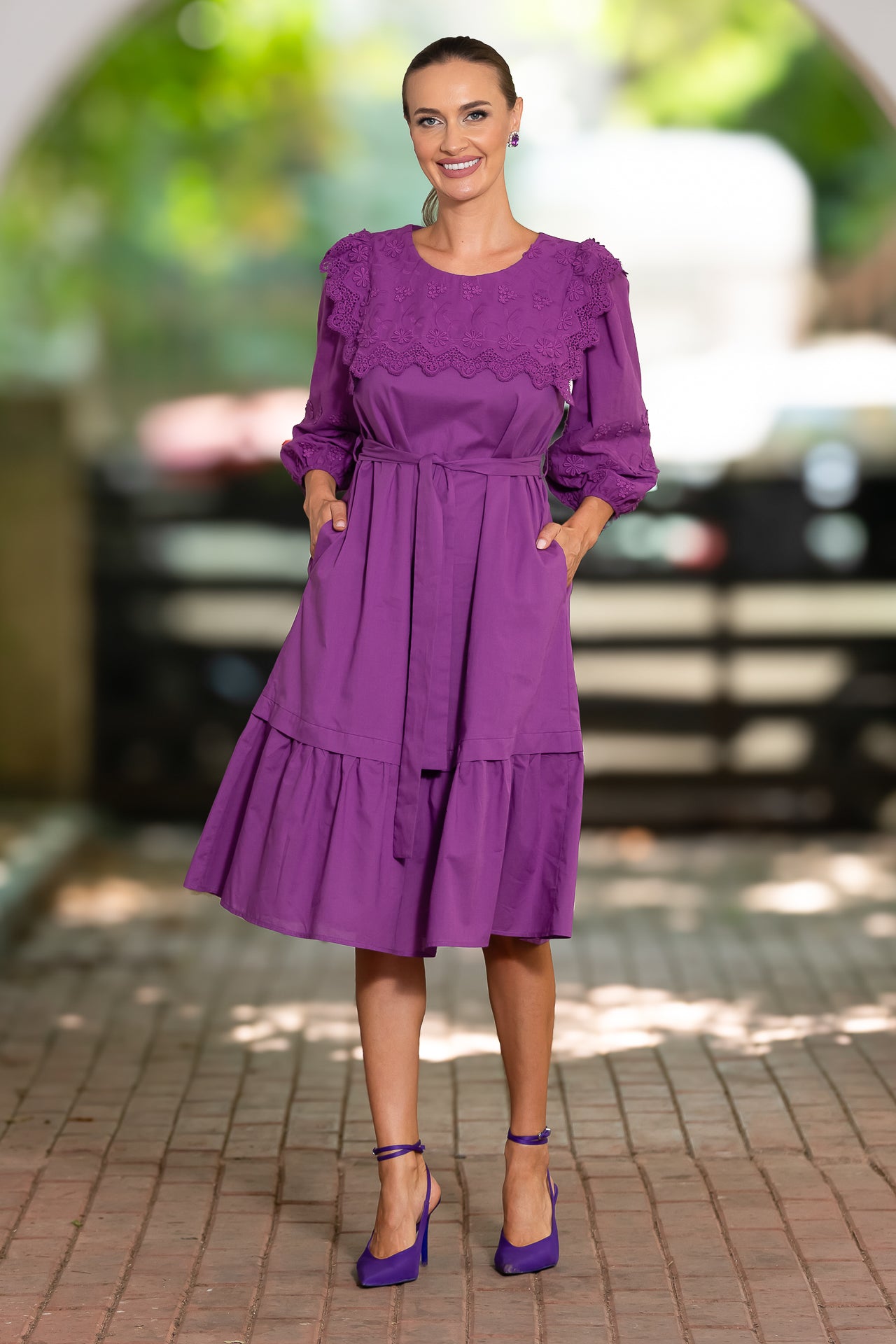 Rochia midi din batist de bumbac și broderie tridimensională Ametist