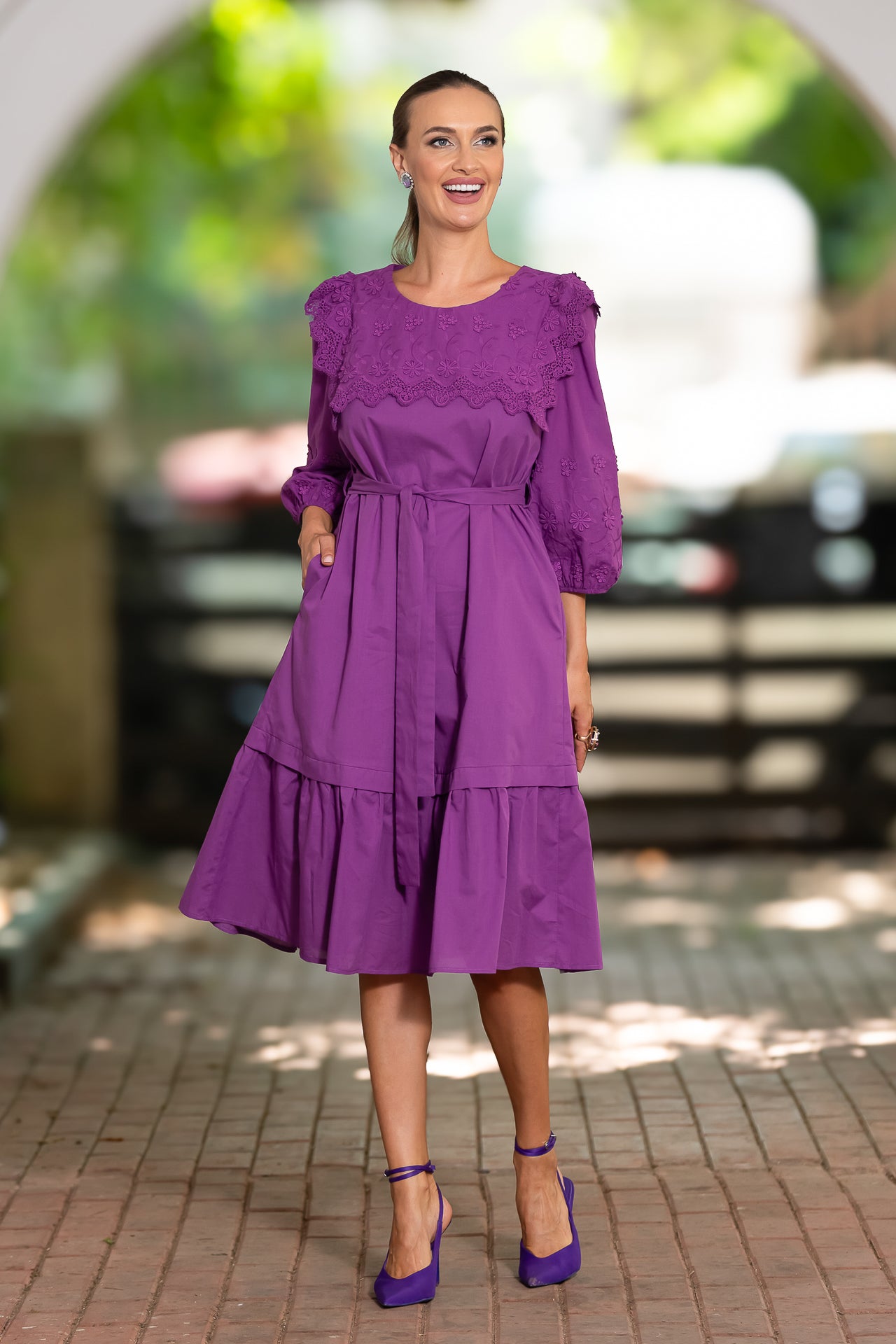 Rochia midi din batist de bumbac și broderie tridimensională Ametist