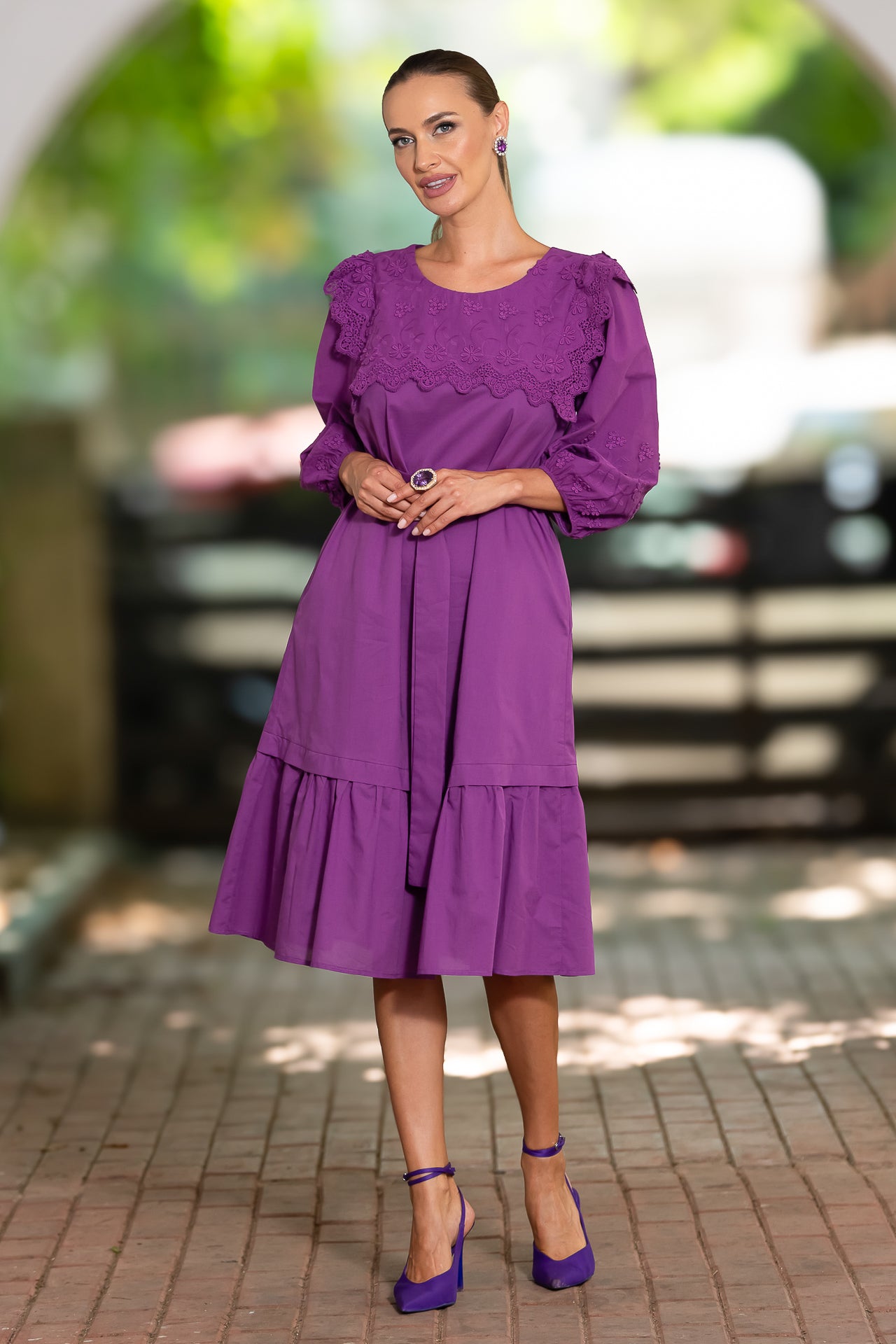 Rochia midi din batist de bumbac și broderie tridimensională Ametist