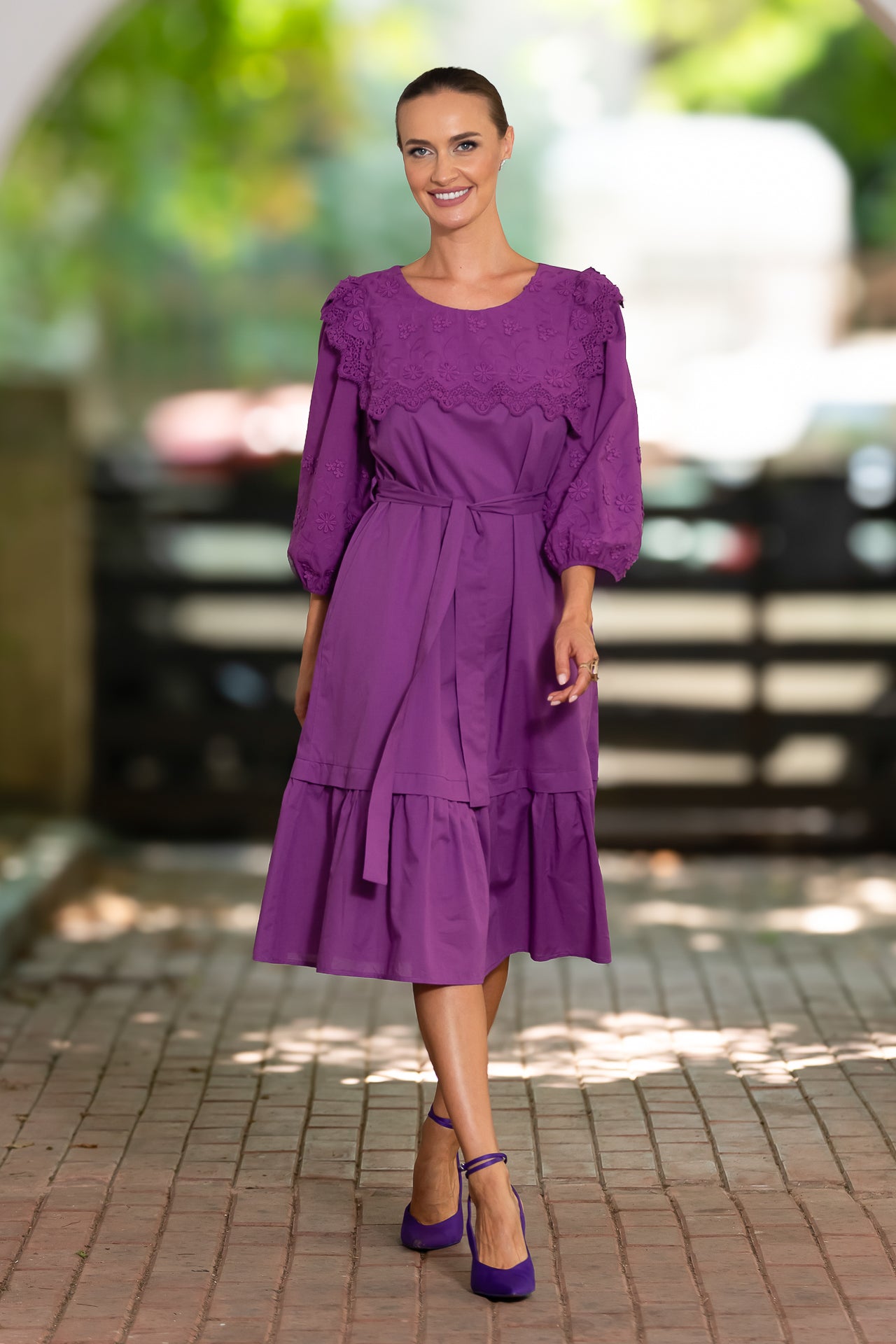 Rochia midi din batist de bumbac și broderie tridimensională Ametist