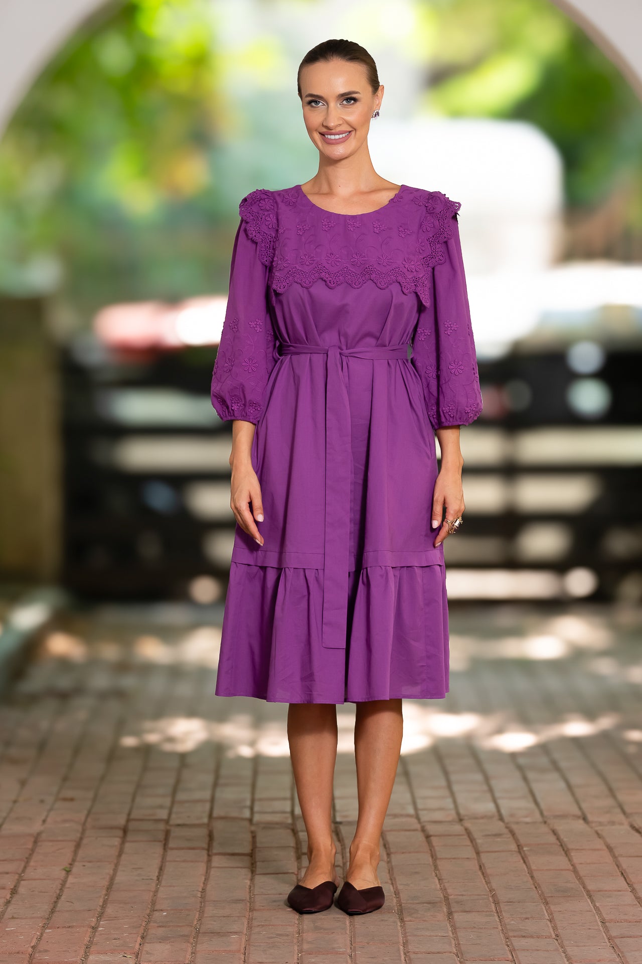 Rochia midi din batist de bumbac și broderie tridimensională Ametist