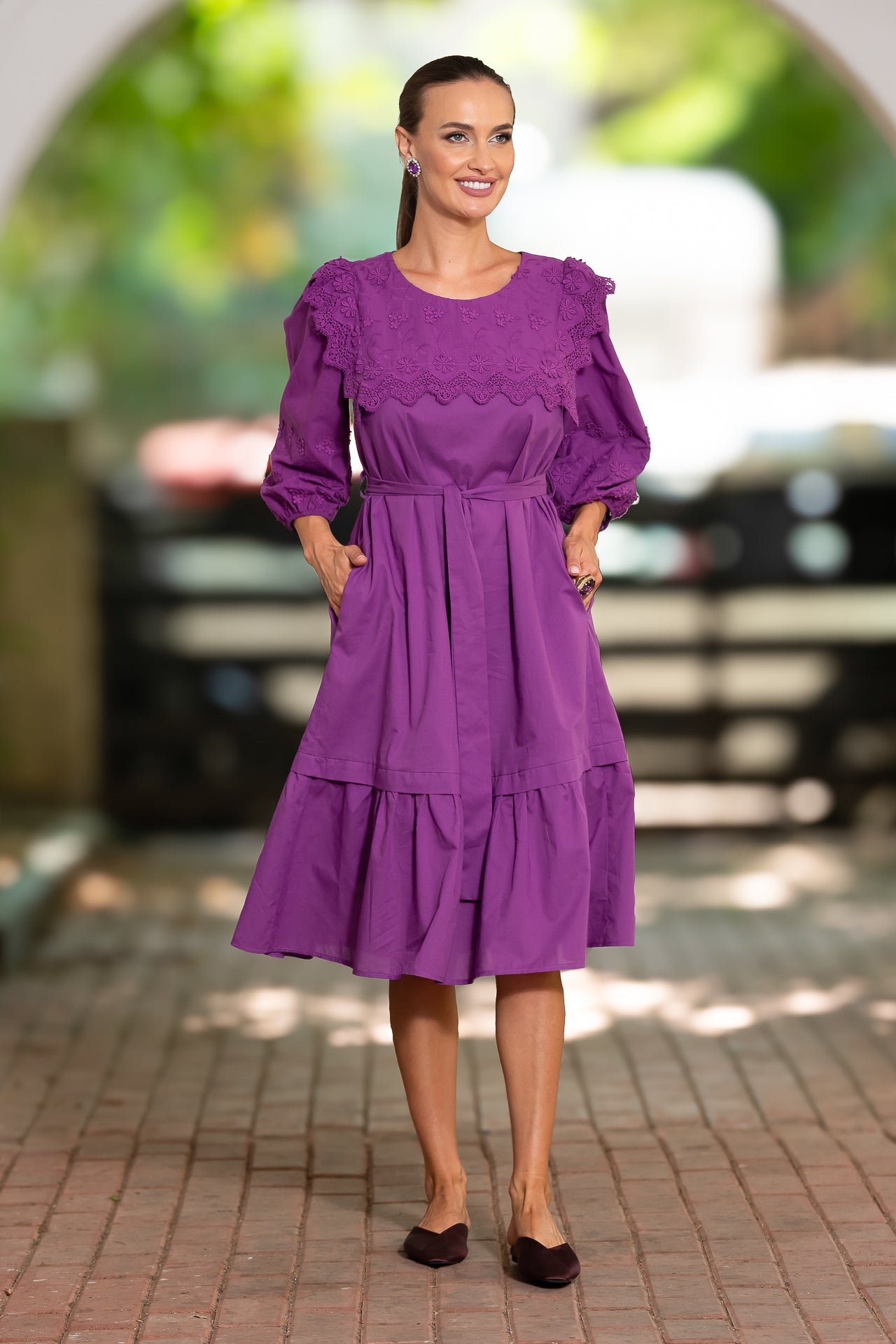 Rochia midi din batist de bumbac și broderie tridimensională Ametist