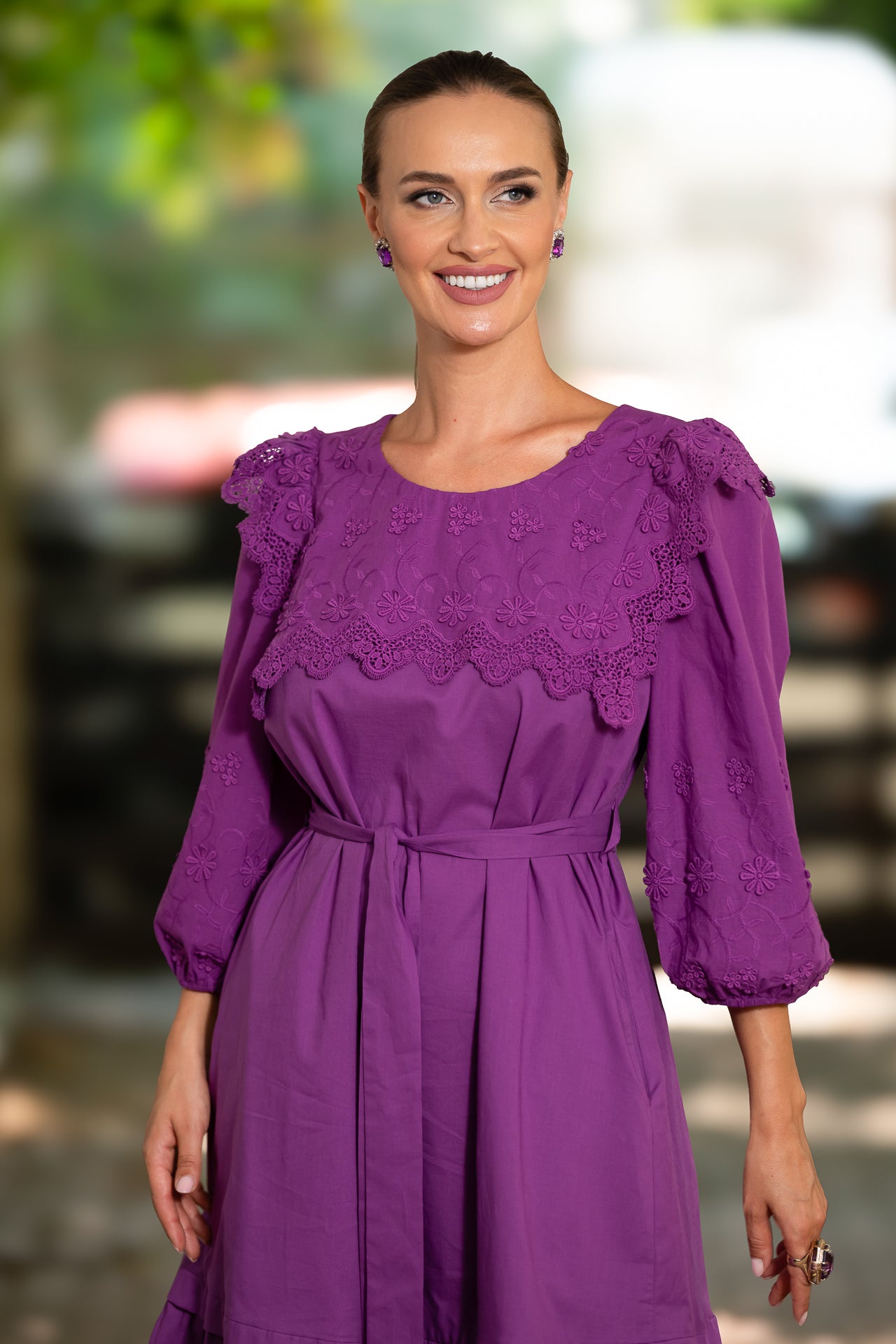 Rochia midi din batist de bumbac și broderie tridimensională Ametist