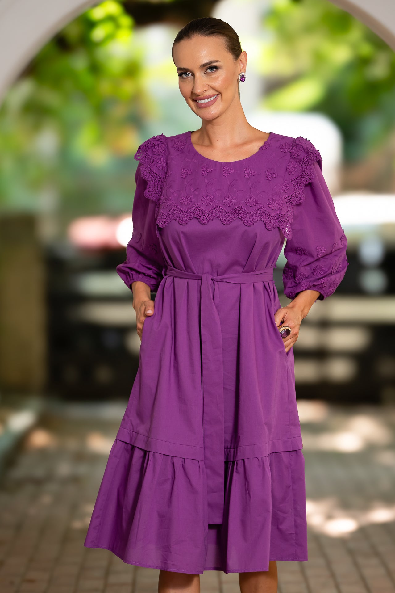 Rochia midi din batist de bumbac și broderie tridimensională Ametist