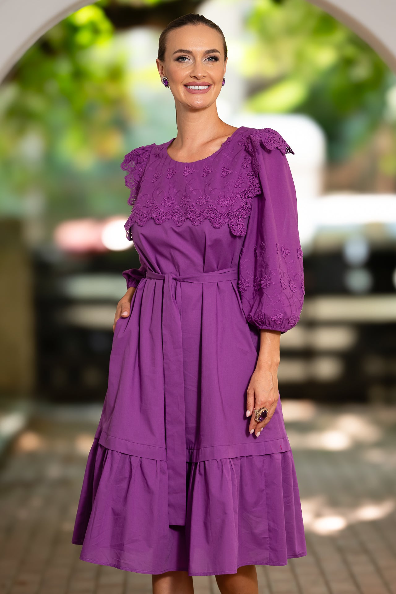 Rochia midi din batist de bumbac și broderie tridimensională Ametist