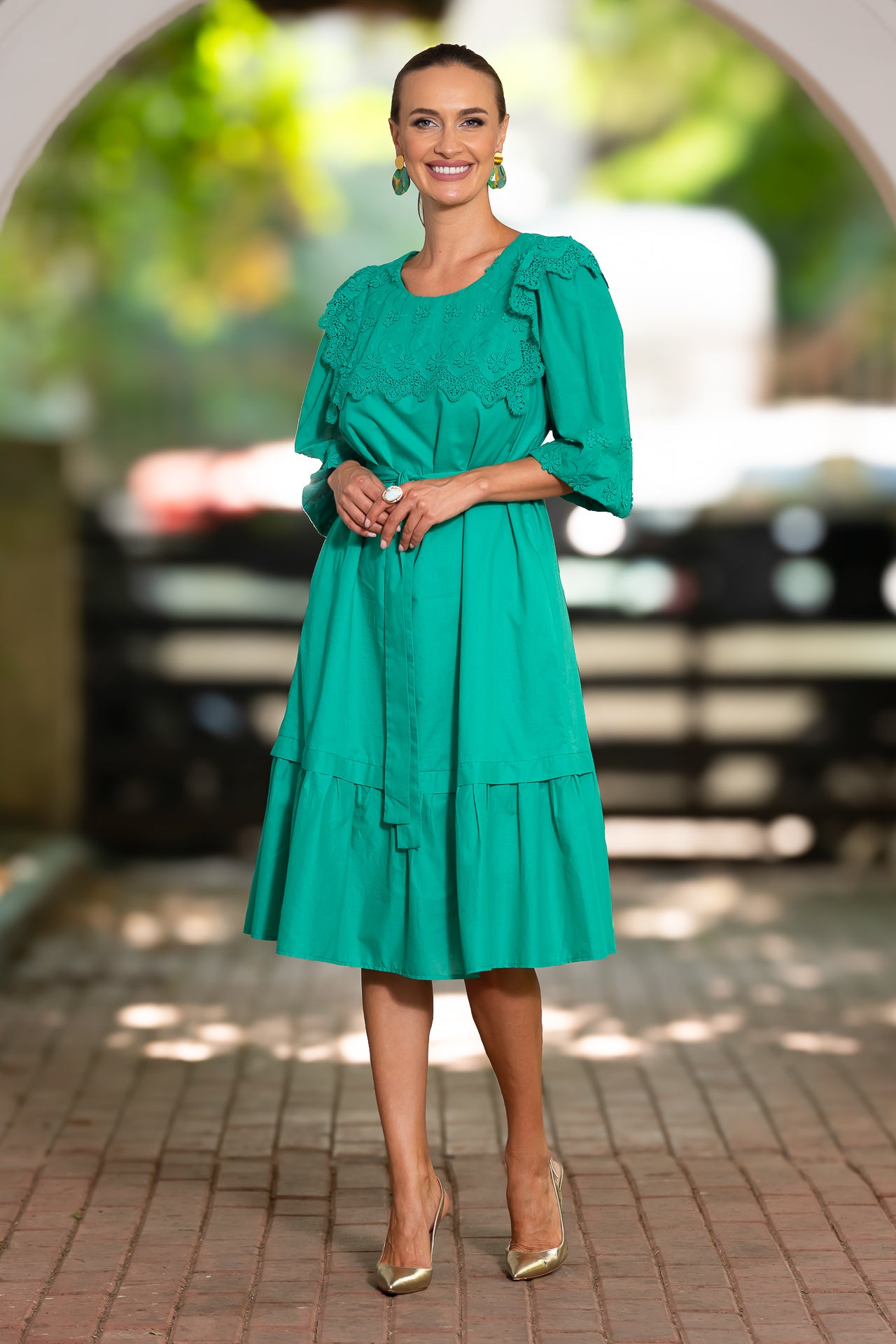 Rochia midi din batist de bumbac și broderie tridimensională Smarald