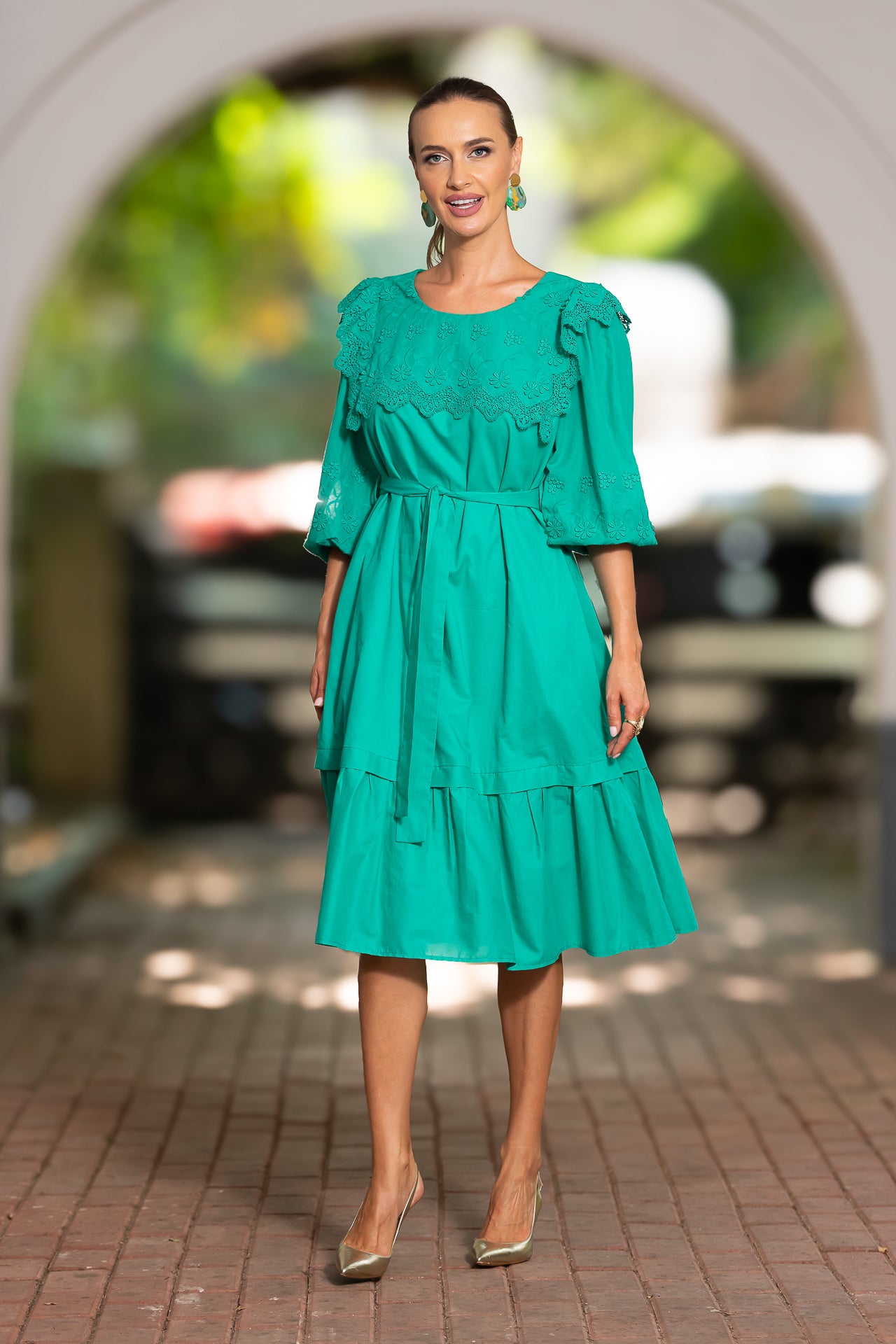 Rochia midi din batist de bumbac și broderie tridimensională Smarald