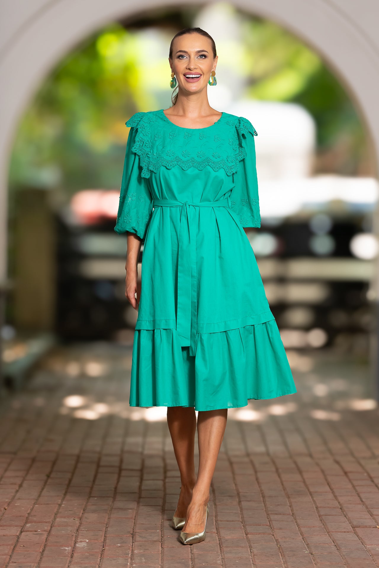 Rochia midi din batist de bumbac și broderie tridimensională Smarald