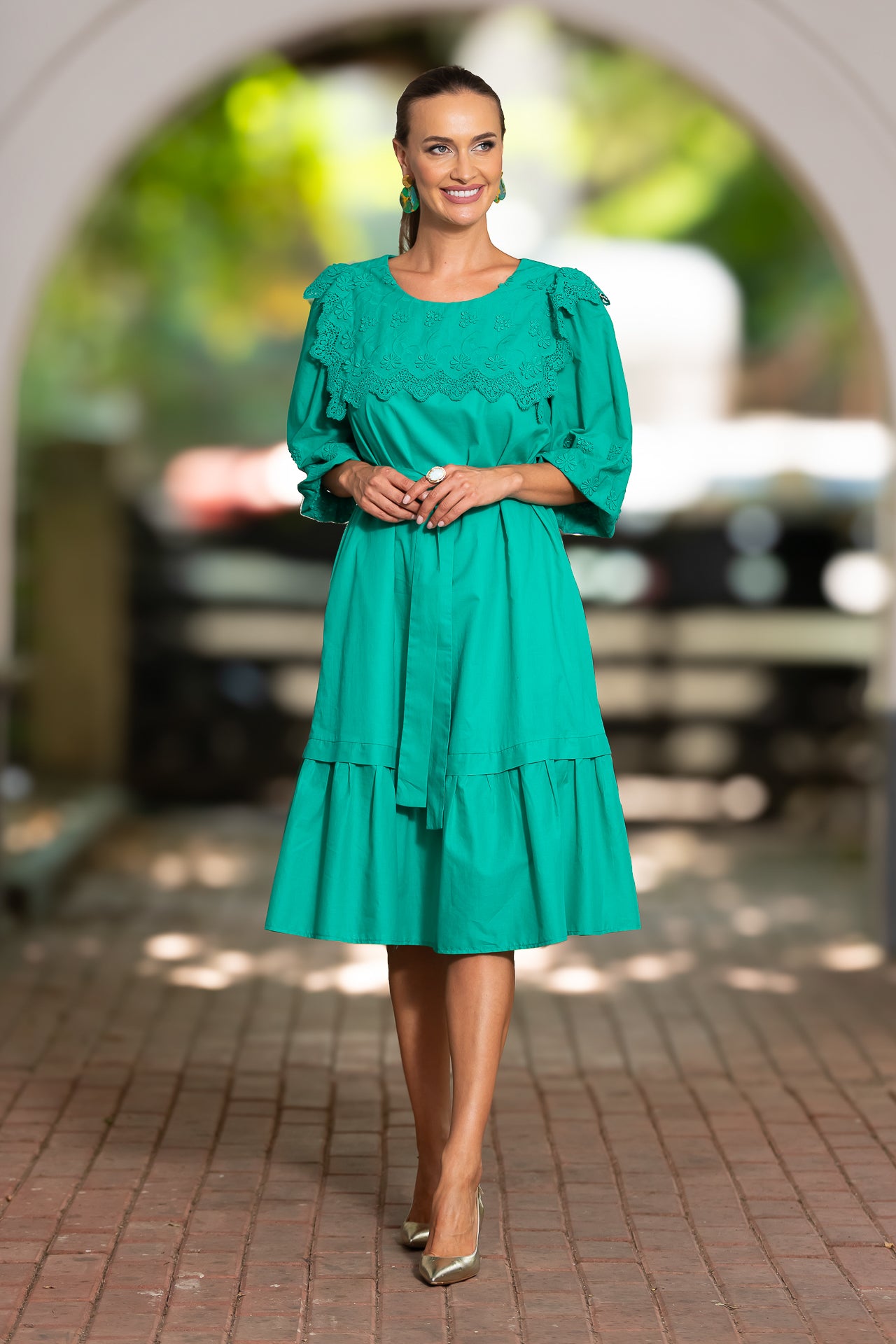 Rochia midi din batist de bumbac și broderie tridimensională Smarald