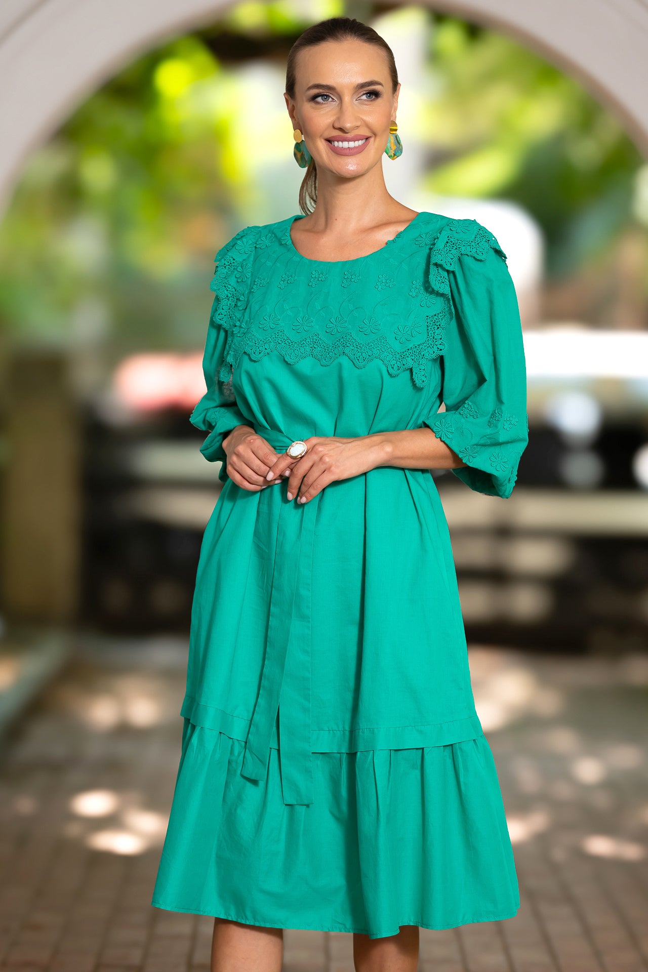 Rochia midi din batist de bumbac și broderie tridimensională Smarald