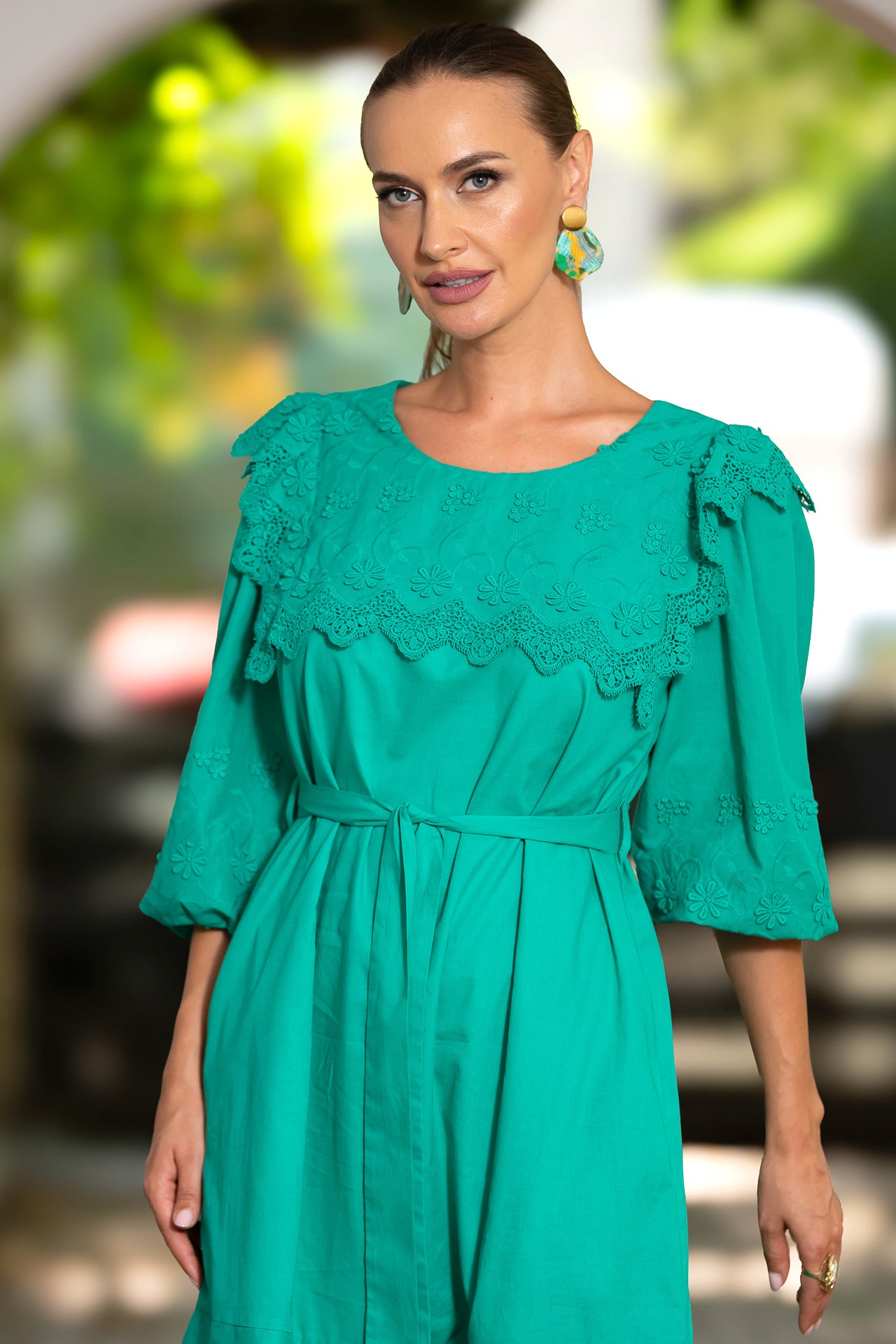 Rochia midi din batist de bumbac și broderie tridimensională Smarald