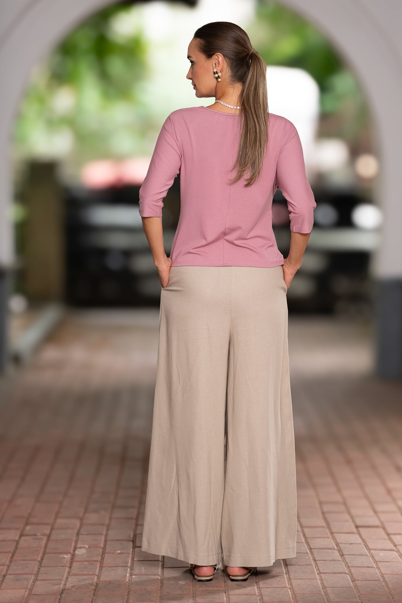 Fustă pantalon din in crem cu buzunare laterale