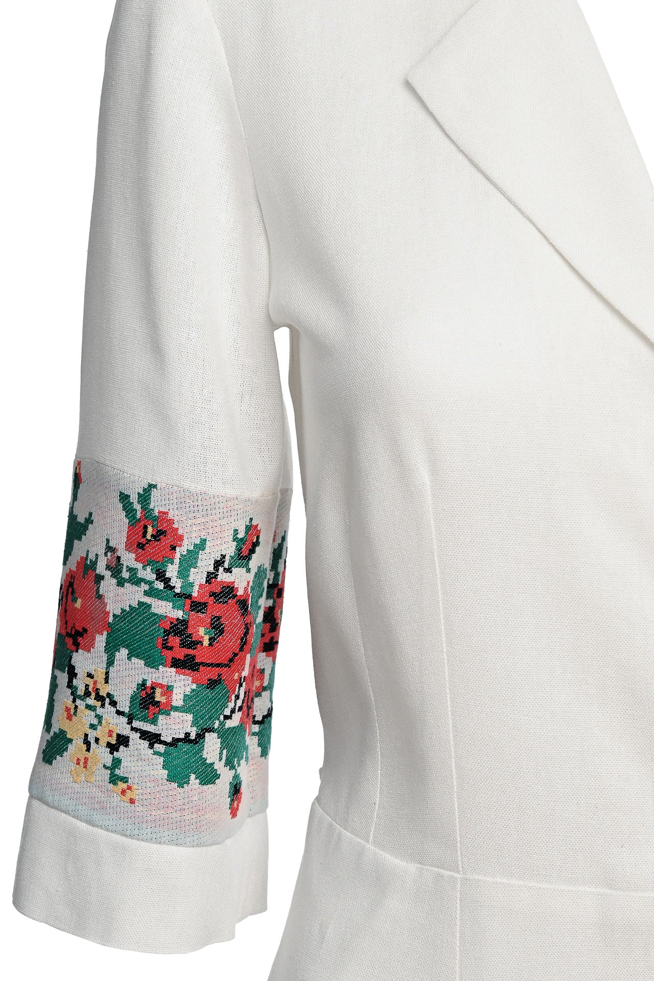 Rochia în clini albă din in cu broderie florală țesută
