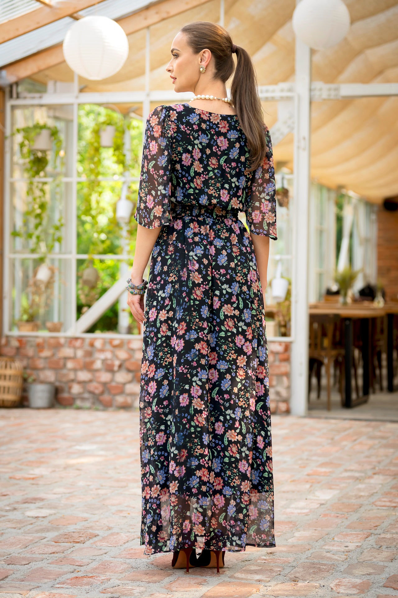 Rochie maxi din voal negru cu imprimeu floral multicolor