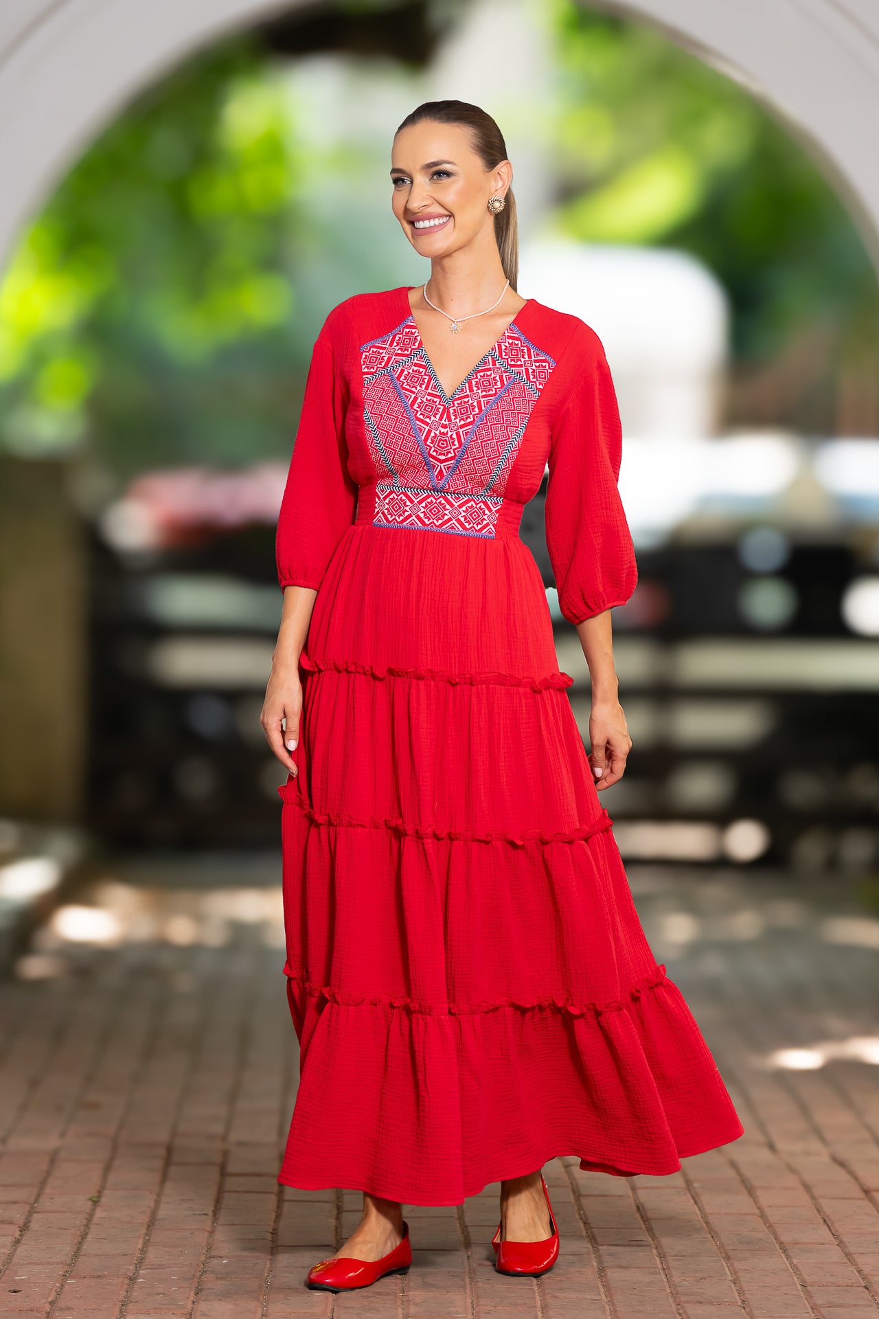Rochie roșie din pânză topită cu jacquard țesut Domnița